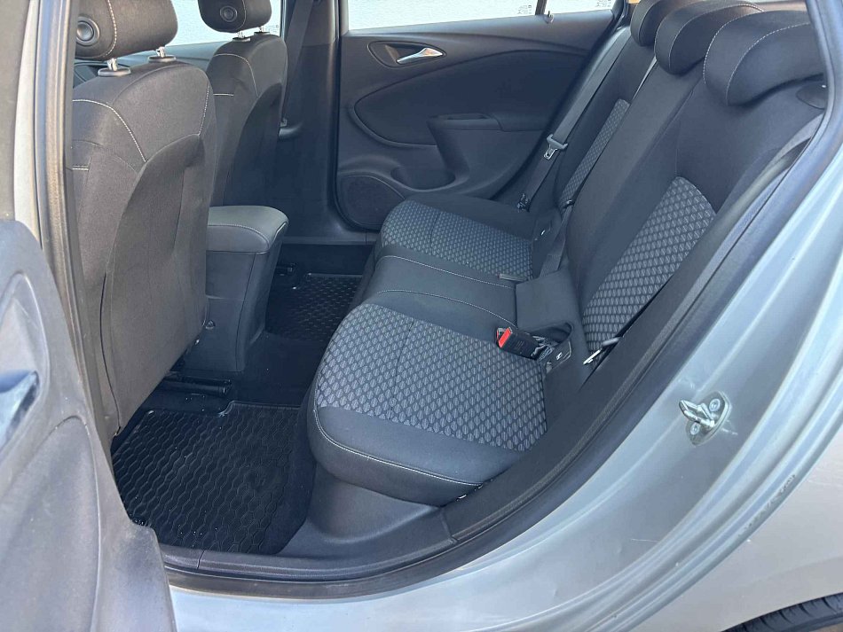 Opel Astra 1.6CDTi 