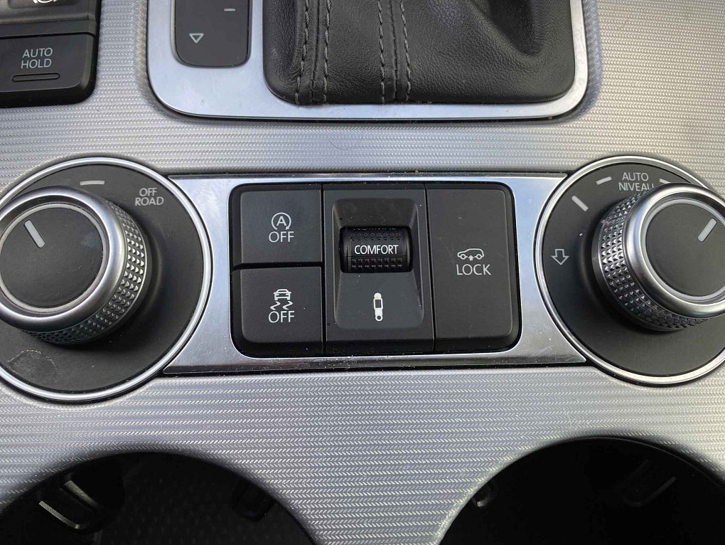 Volkswagen Touareg 3.0TDi  4x4