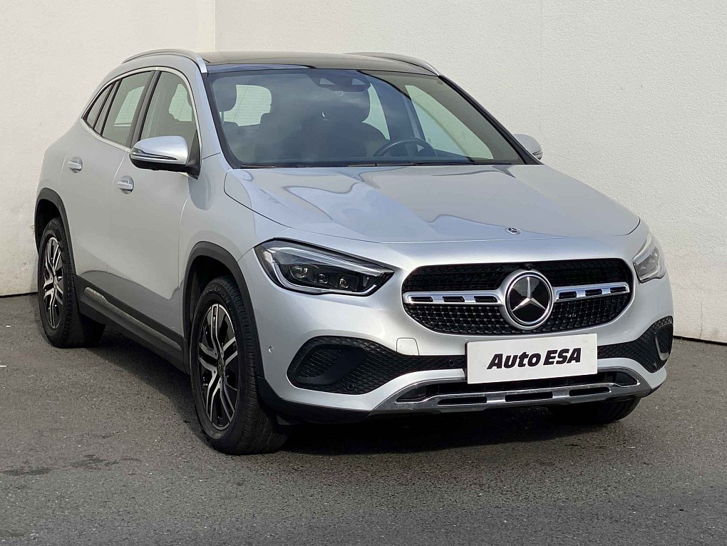 Mercedes-Benz GLA 2.0 D  220d