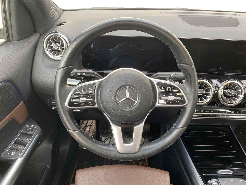 Mercedes-Benz GLA 2.0 D  220d