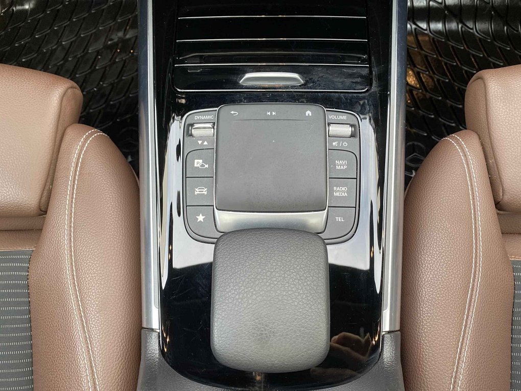 Mercedes-Benz GLA 2.0 D  220d