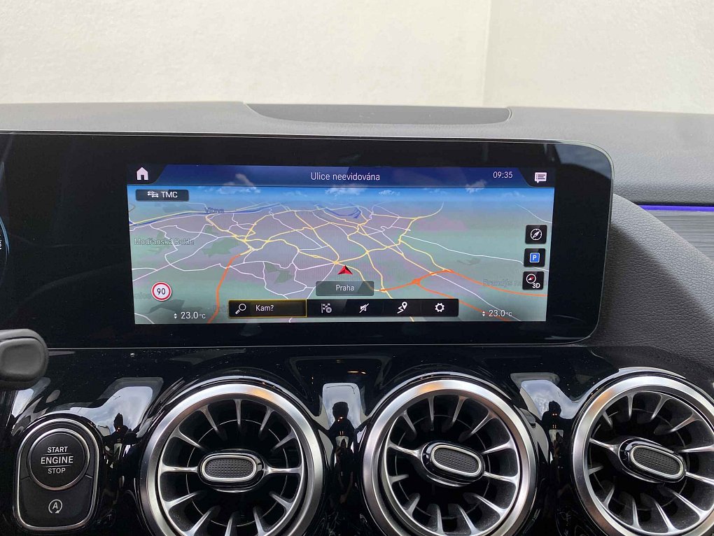 Mercedes-Benz GLA 2.0 D  220d