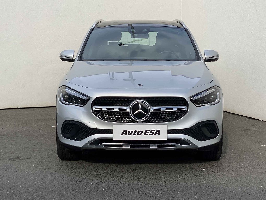 Mercedes-Benz GLA 2.0 D  220d