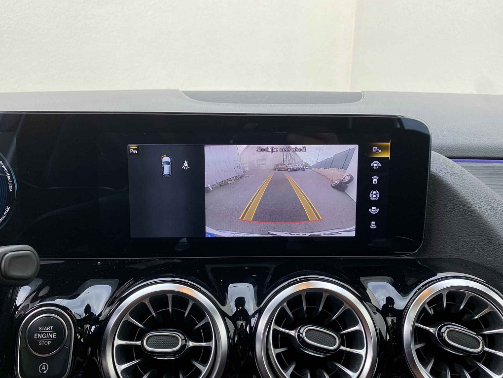 Mercedes-Benz GLA 2.0 D  220d