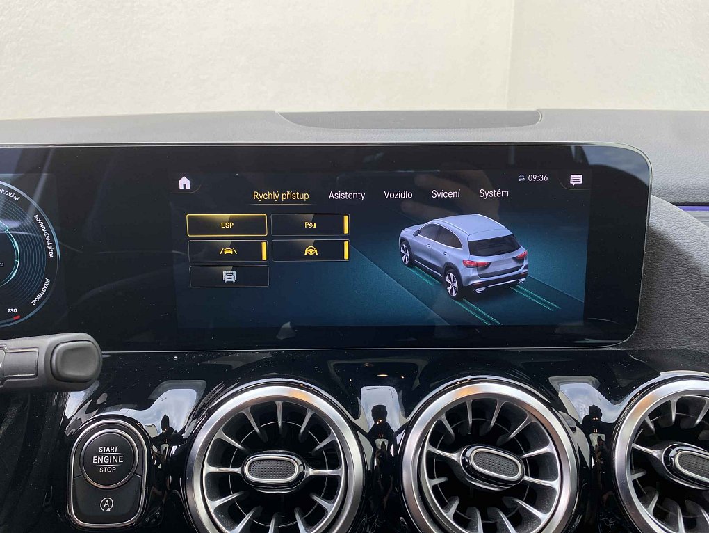 Mercedes-Benz GLA 2.0 D  220d