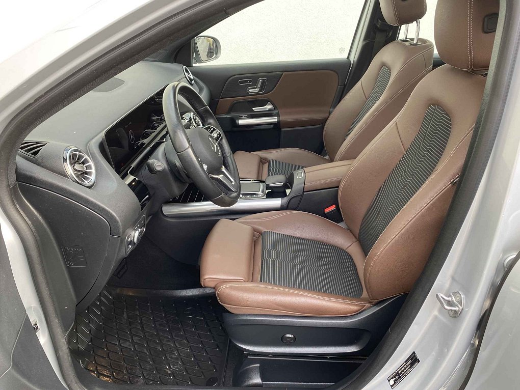 Mercedes-Benz GLA 2.0 D  220d