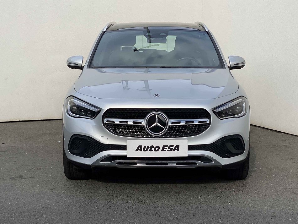 Mercedes-Benz GLA 2.0 D  220d