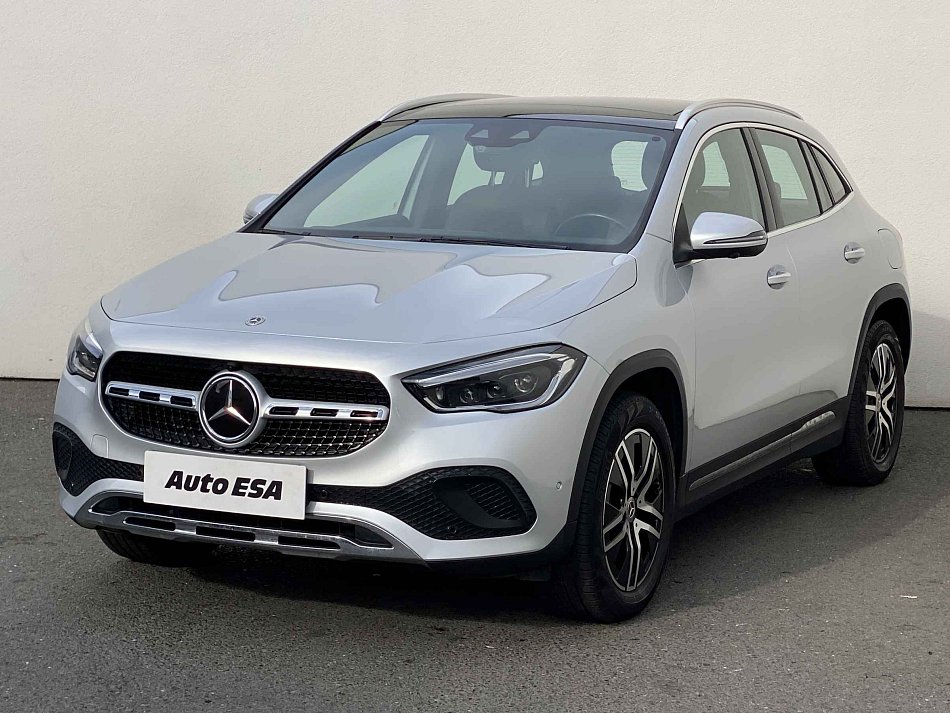 Mercedes-Benz GLA 2.0 D  220d