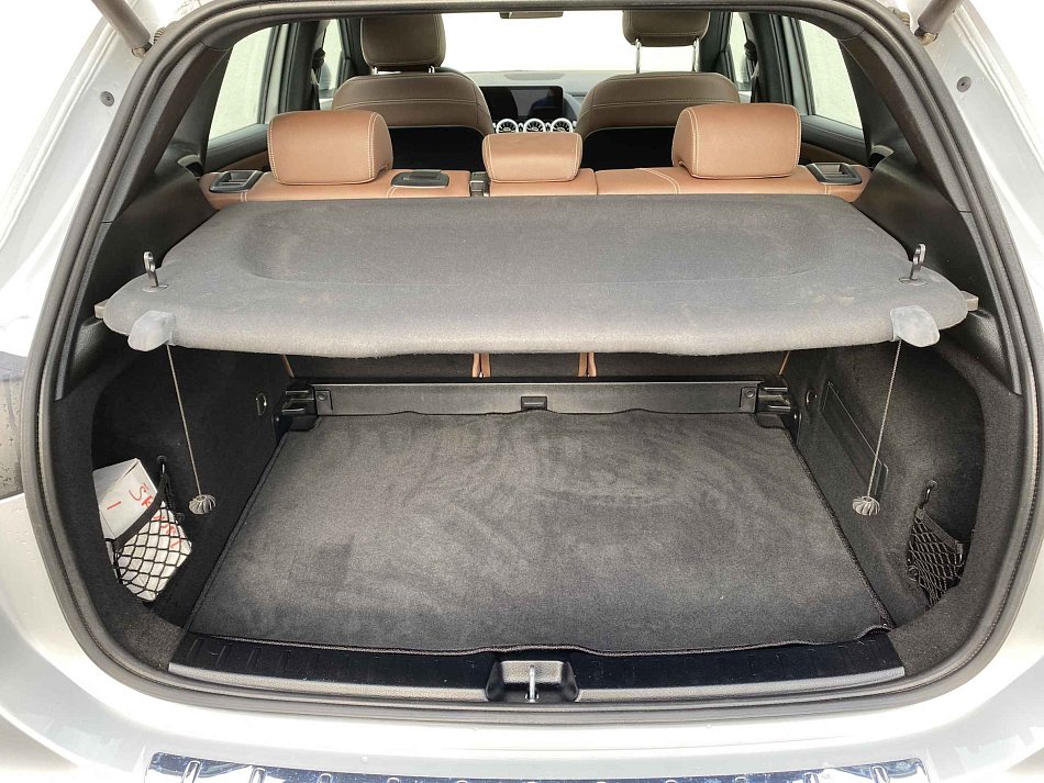 Mercedes-Benz GLA 2.0 D  220d