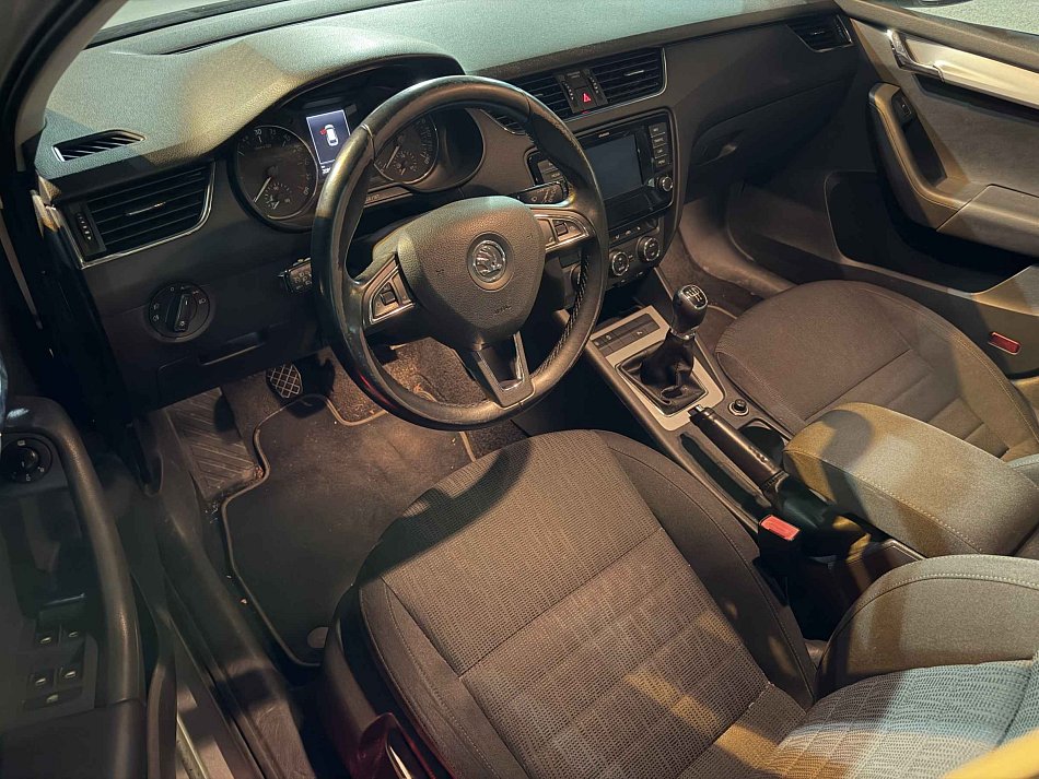 Škoda Octavia III 1.6TDi Elegance