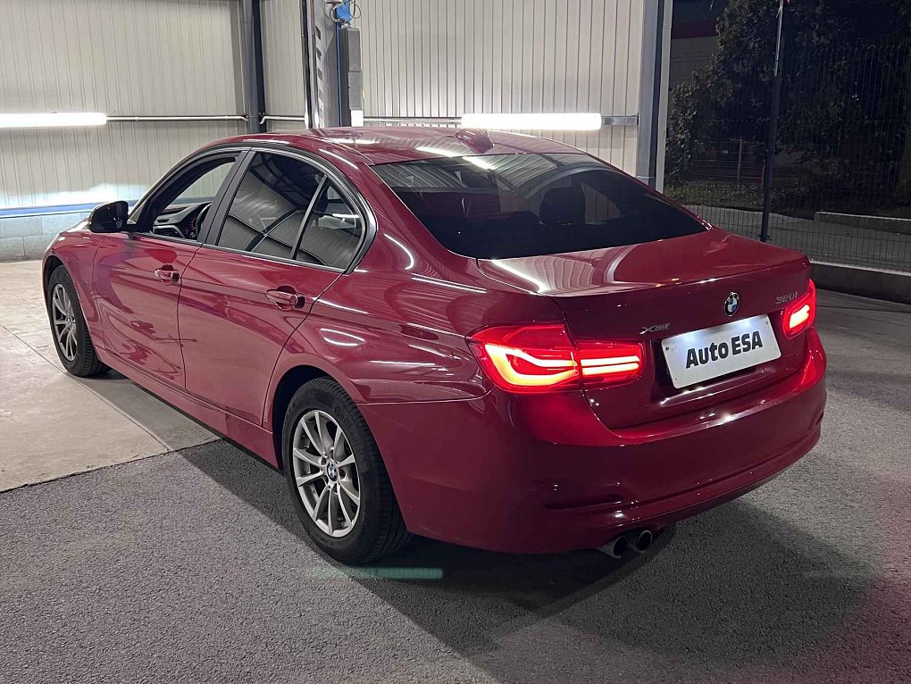 BMW Řada 3 320i 