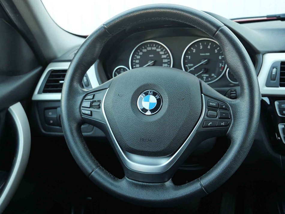 BMW Řada 3 2.0T  320i xDrive