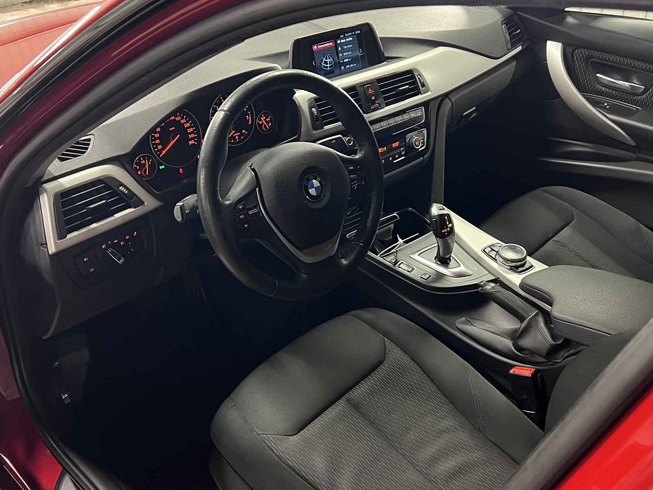 BMW Řada 3 320i 