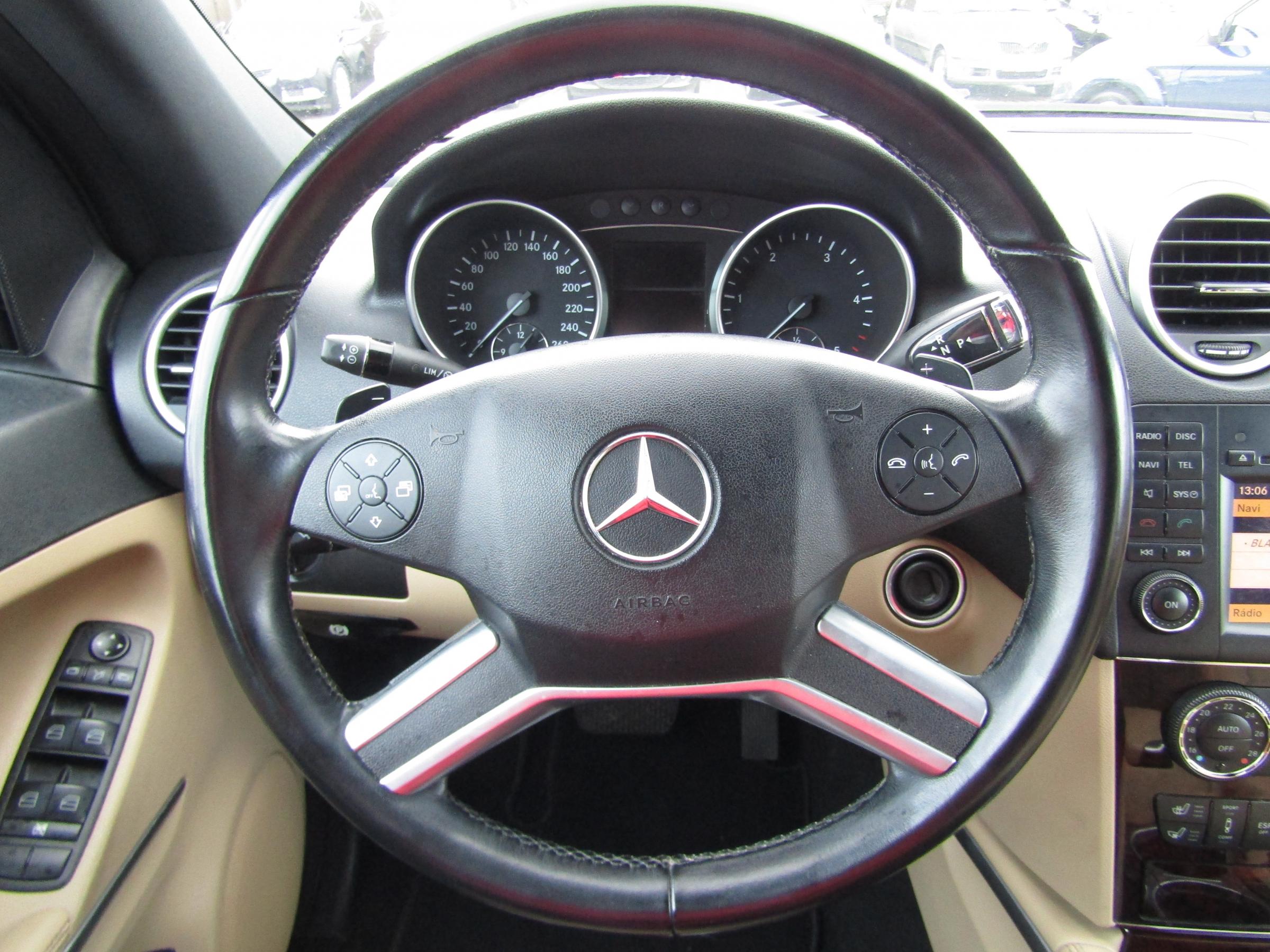 Mercedes-Benz Třída M, 2010 - pohled č. 23