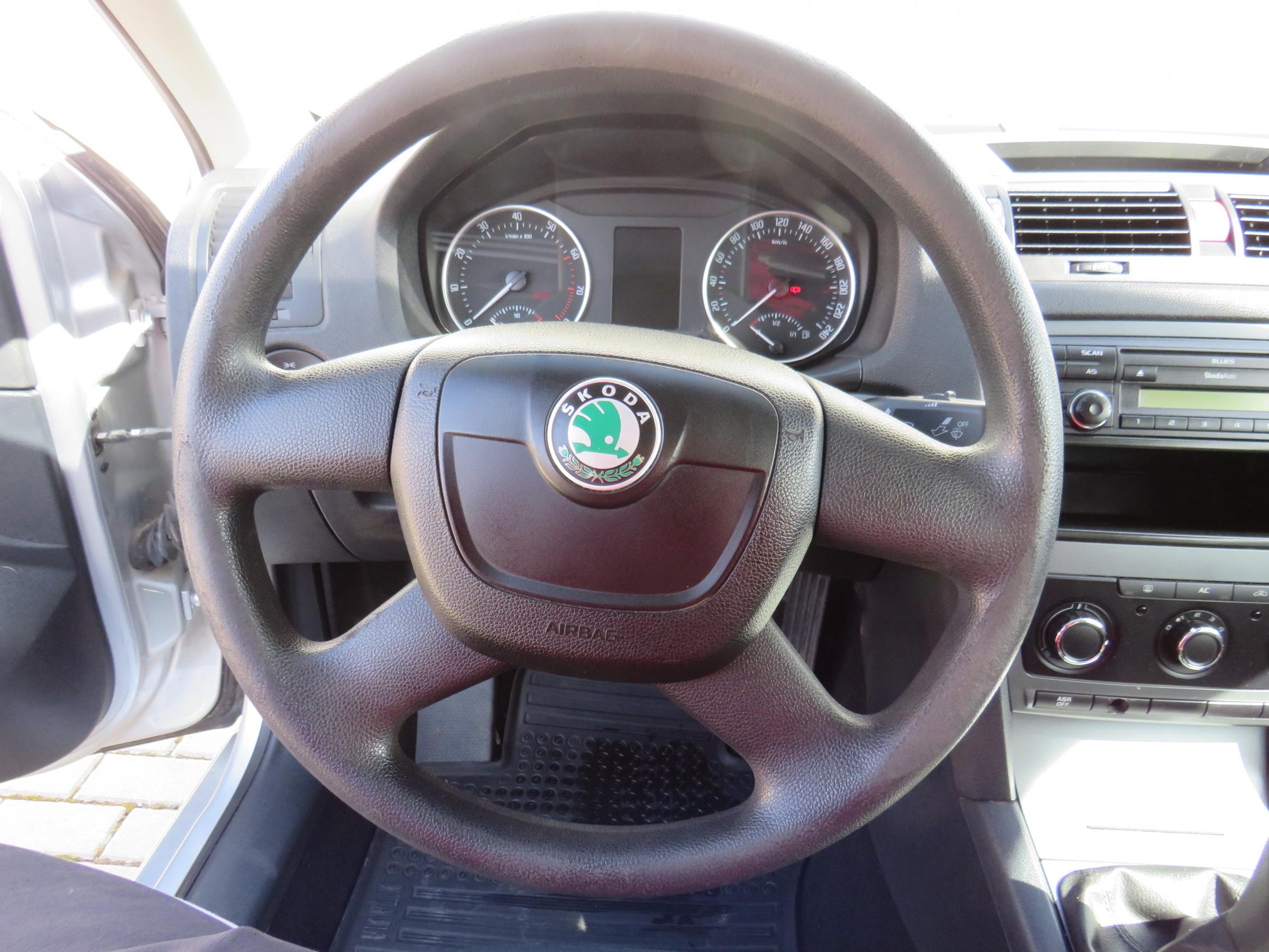 Škoda Octavia II, 2012 - pohled č. 14