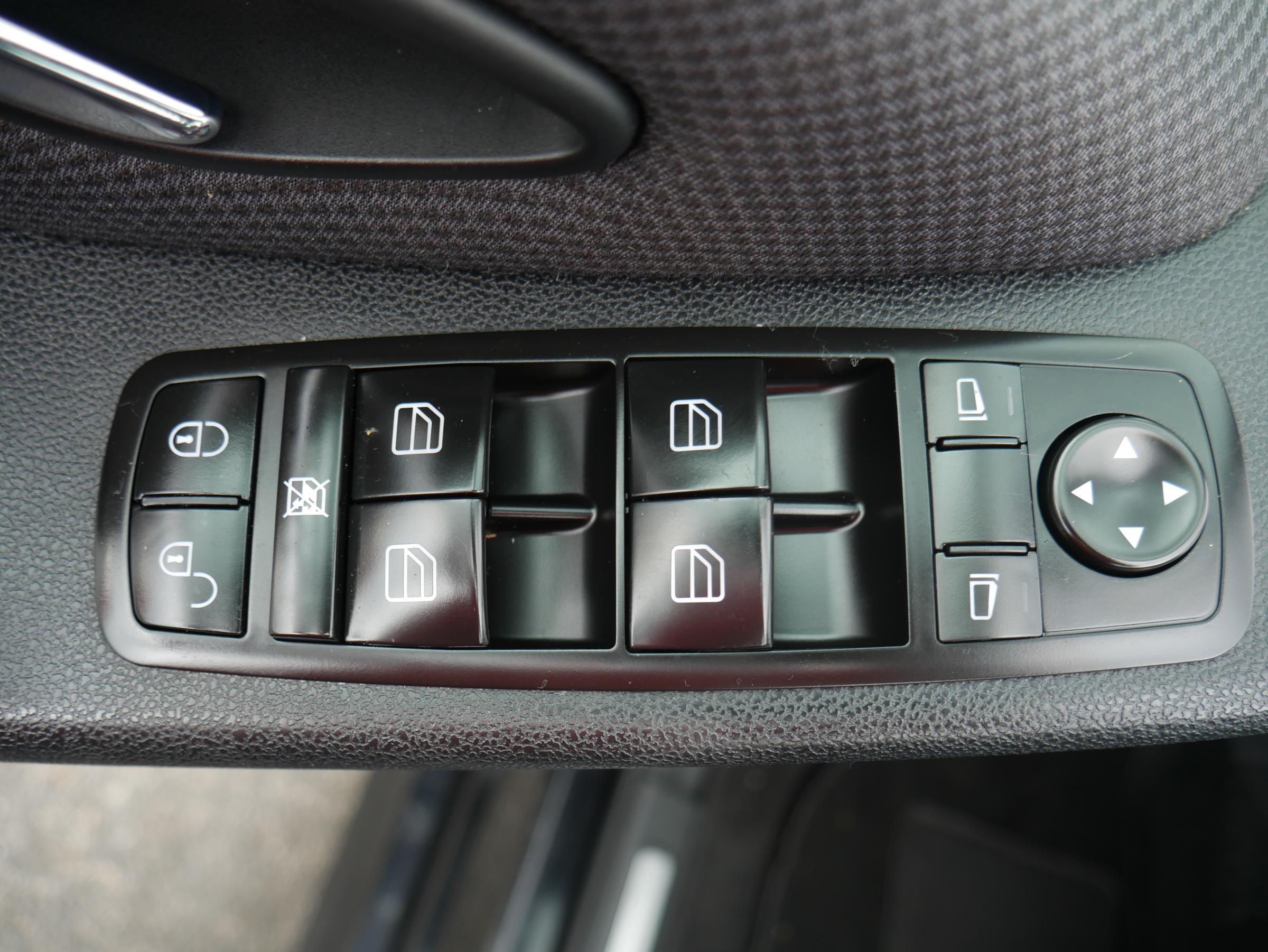 Mercedes-Benz Třída B, 2009 - pohled č. 12