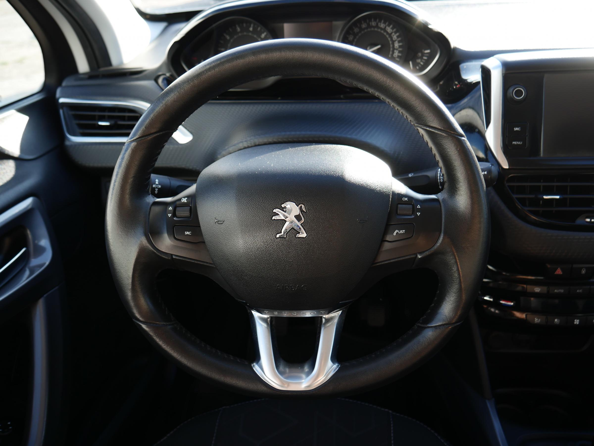 Peugeot 2008, 2016 - pohled č. 12