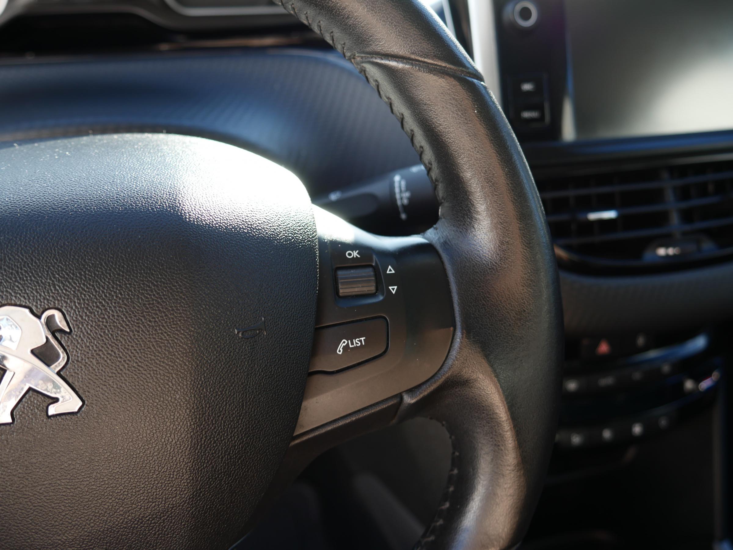 Peugeot 2008, 2016 - pohled č. 15