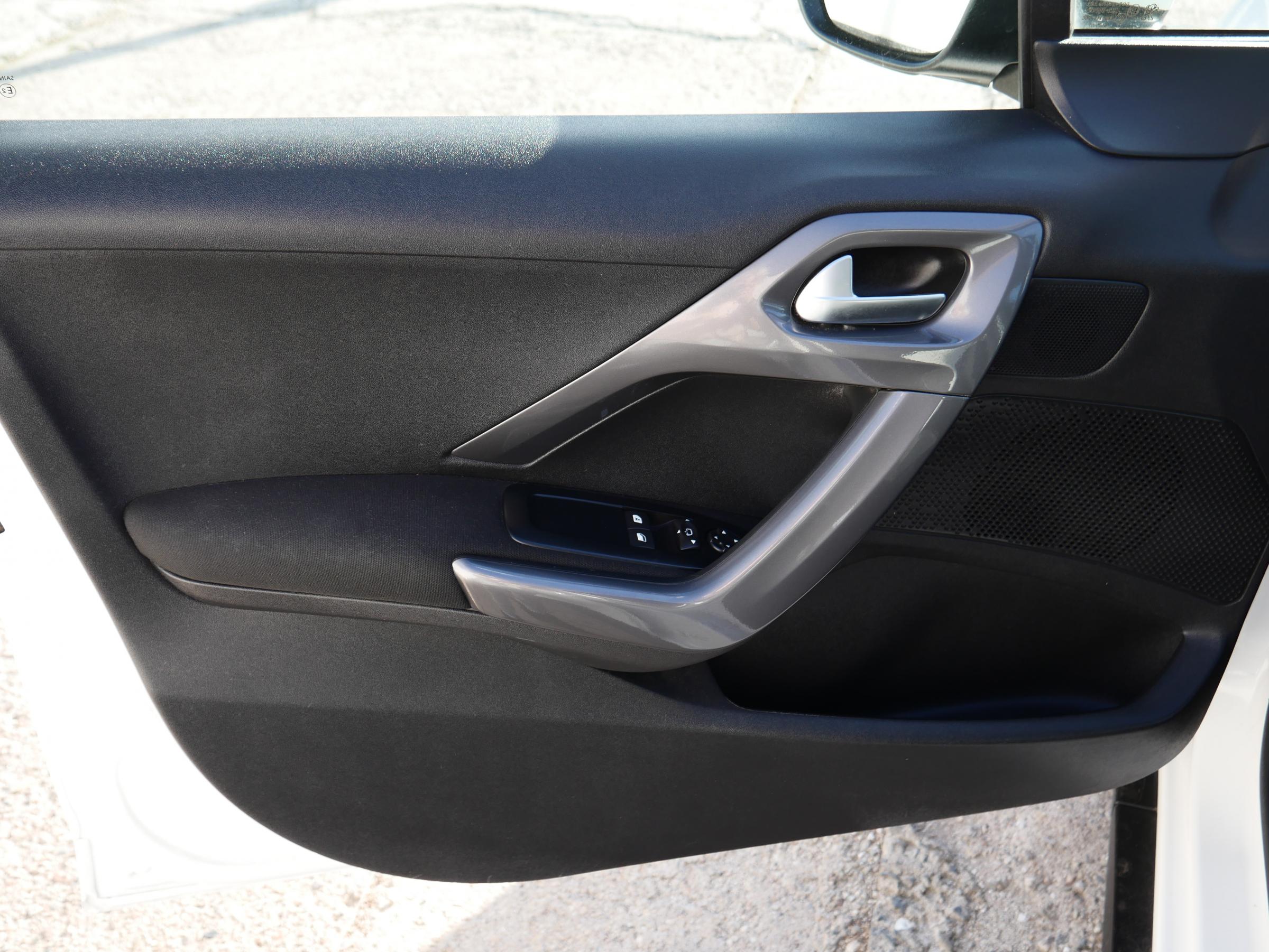 Peugeot 2008, 2016 - pohled č. 19