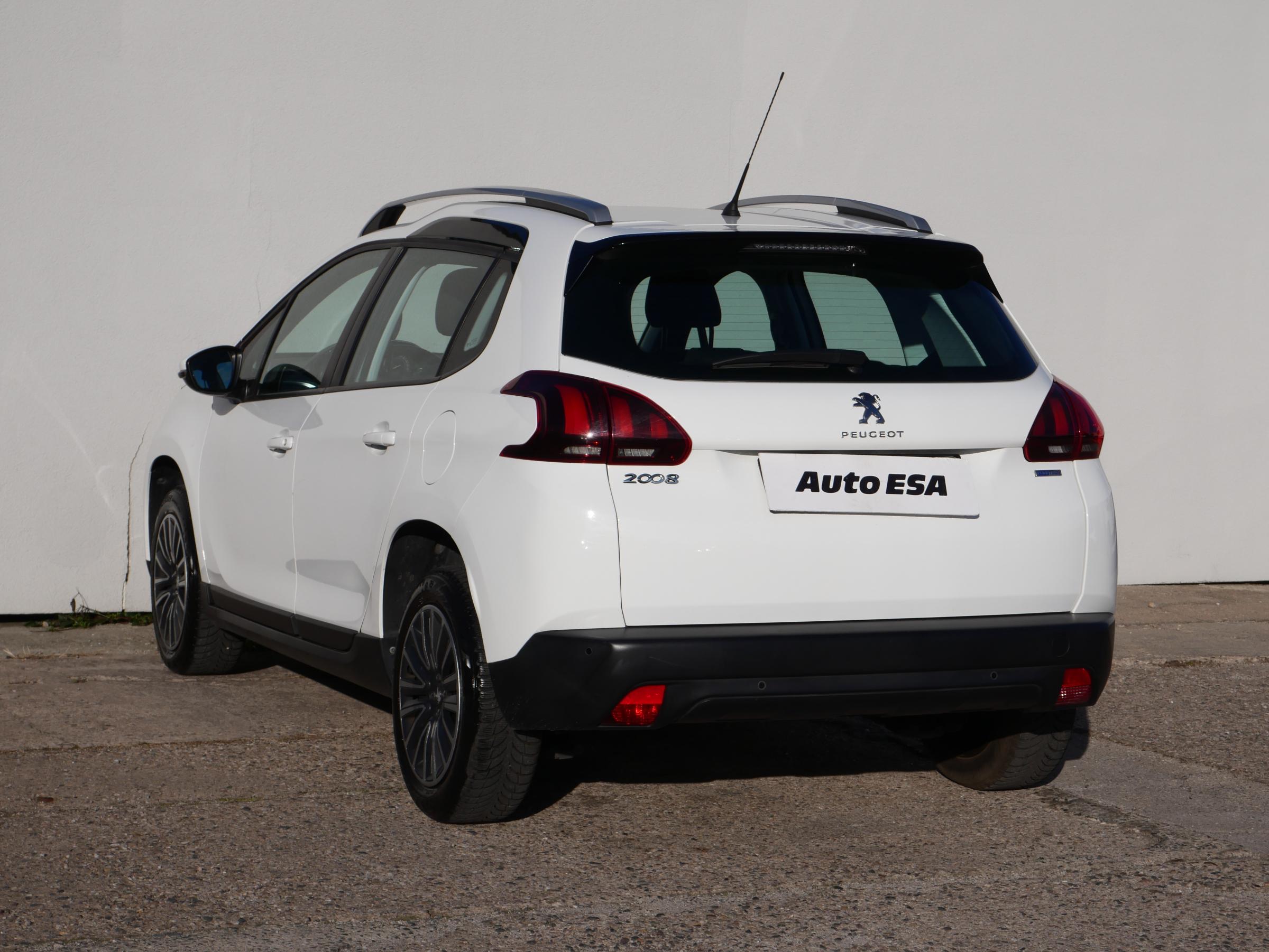 Peugeot 2008, 2016 - pohled č. 4