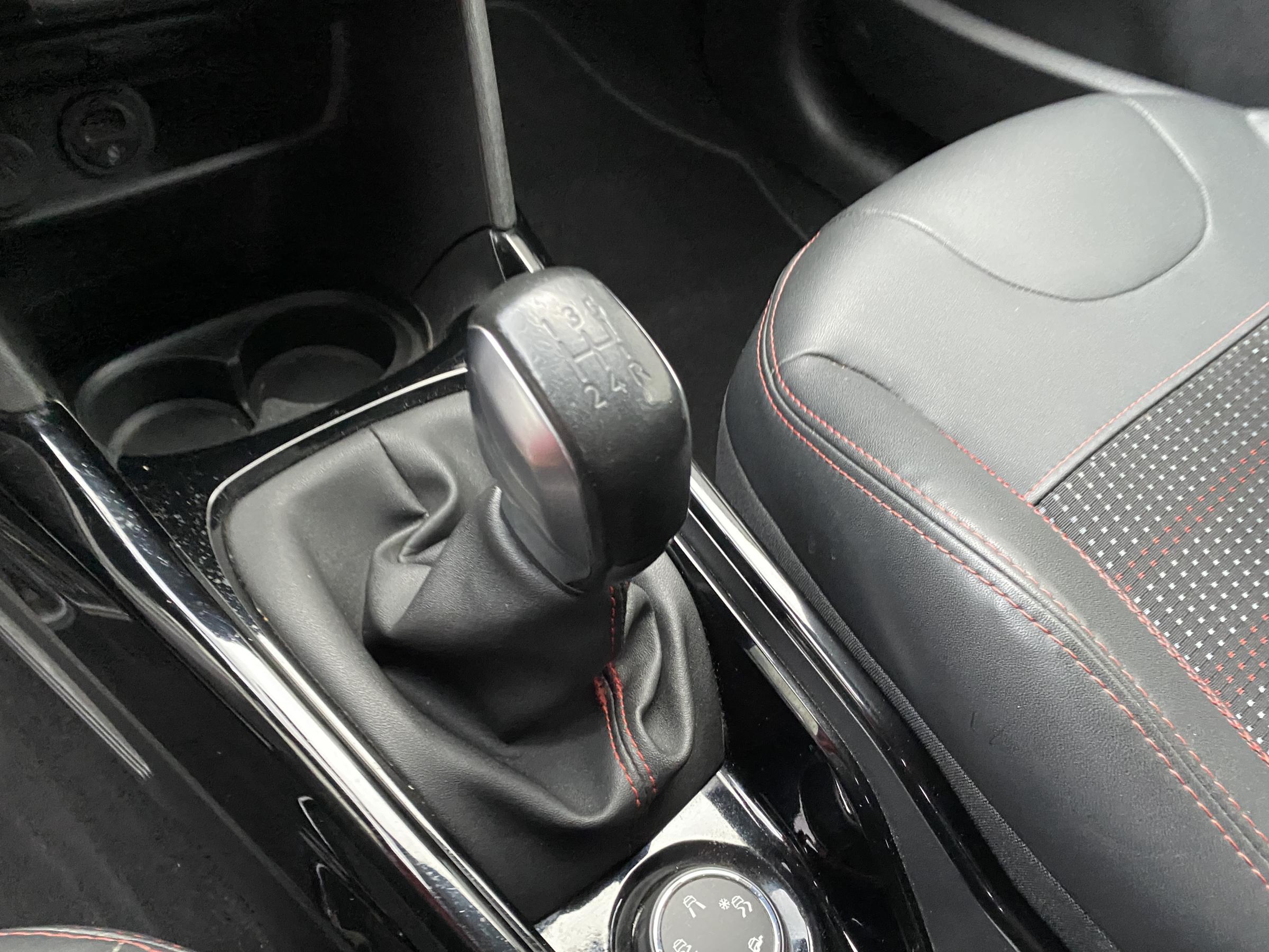 Peugeot 2008, 2016 - pohled č. 16