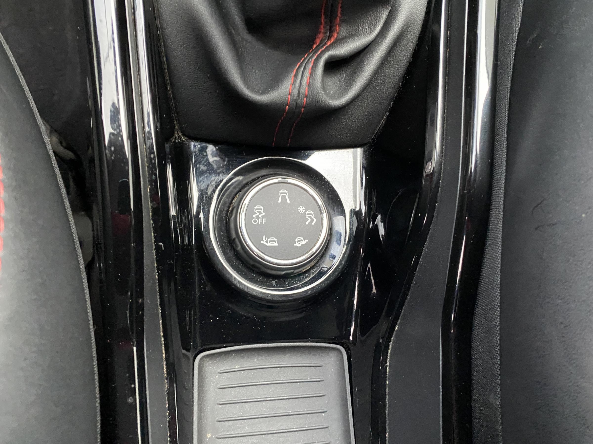 Peugeot 2008, 2016 - pohled č. 17