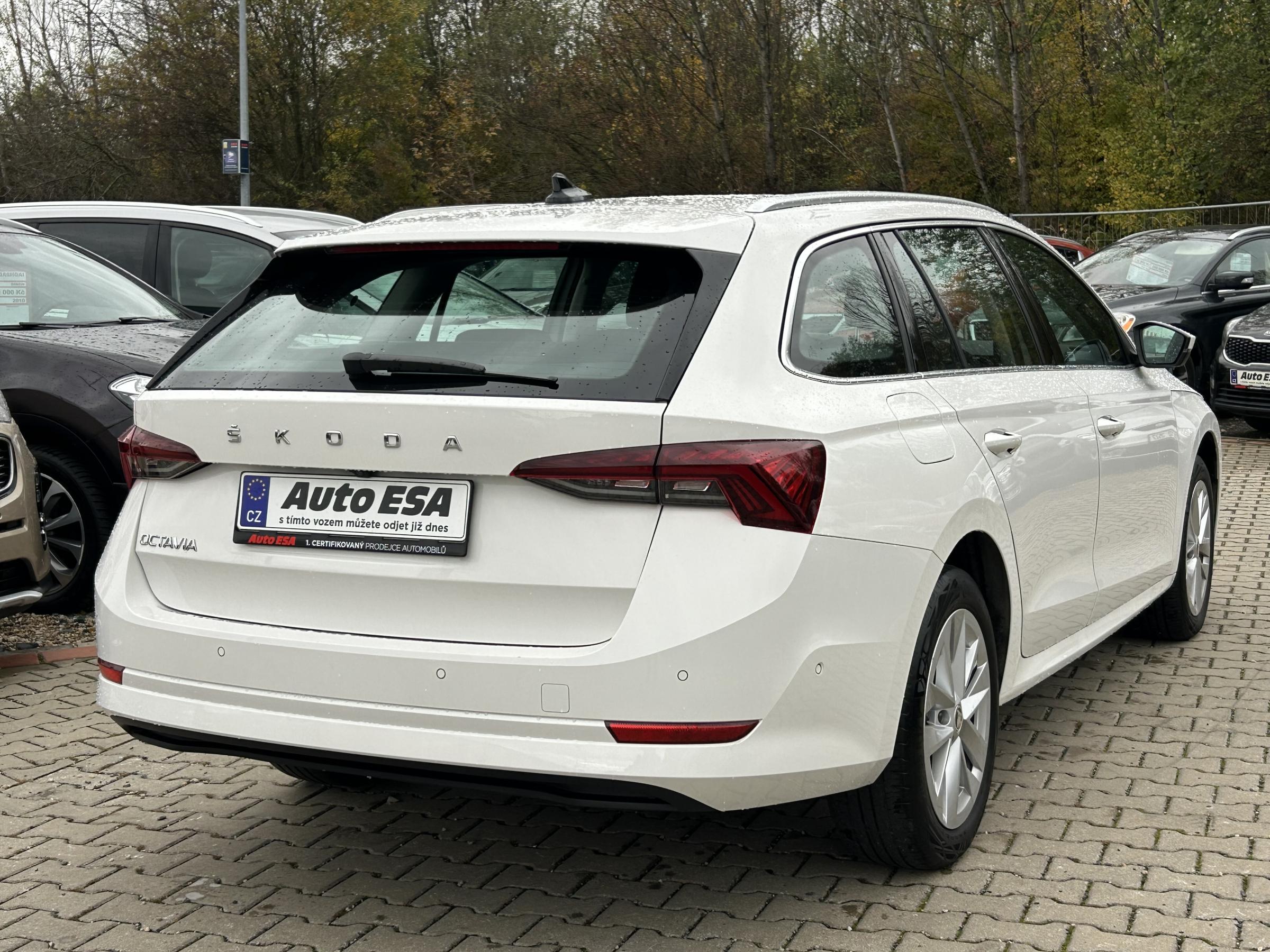 Škoda Octavia IV, 2022 - pohled č. 4