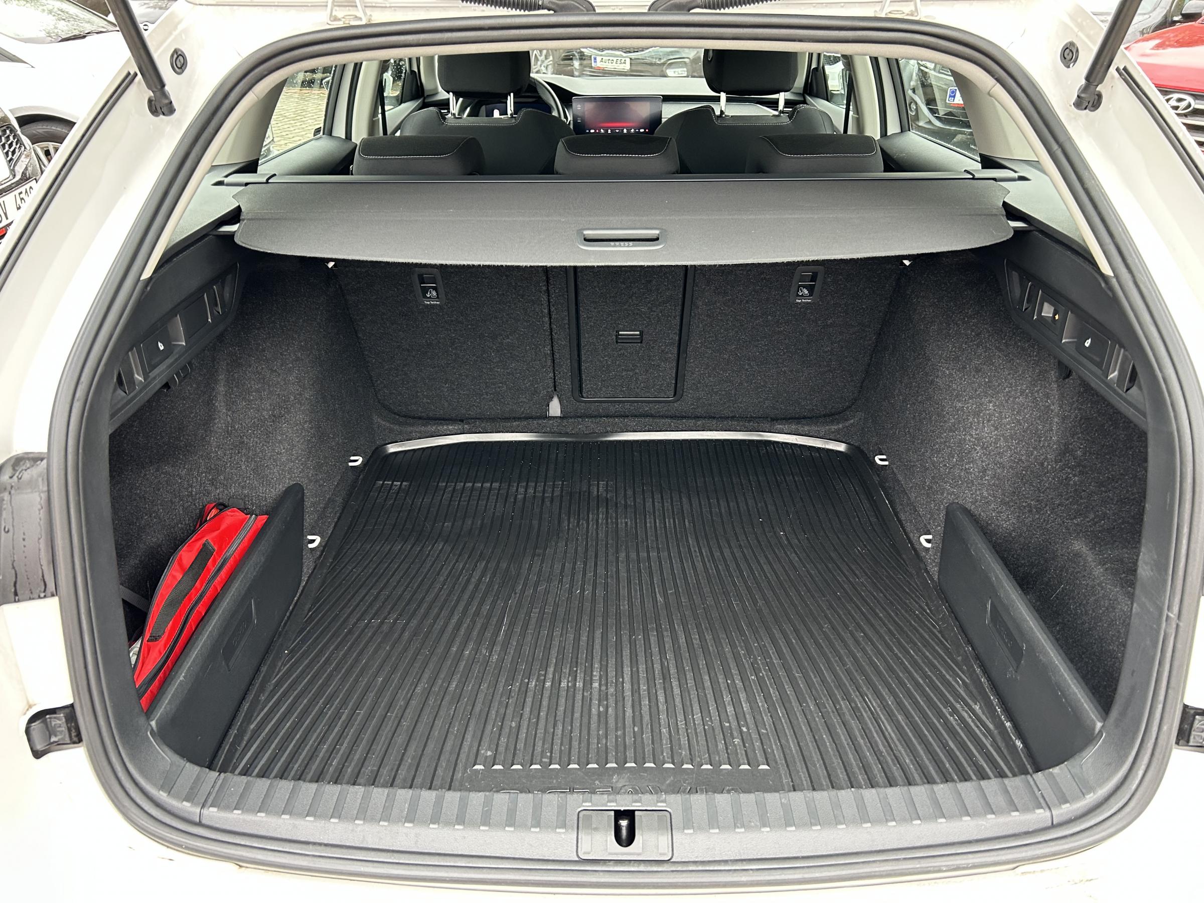 Škoda Octavia IV, 2022 - pohled č. 7