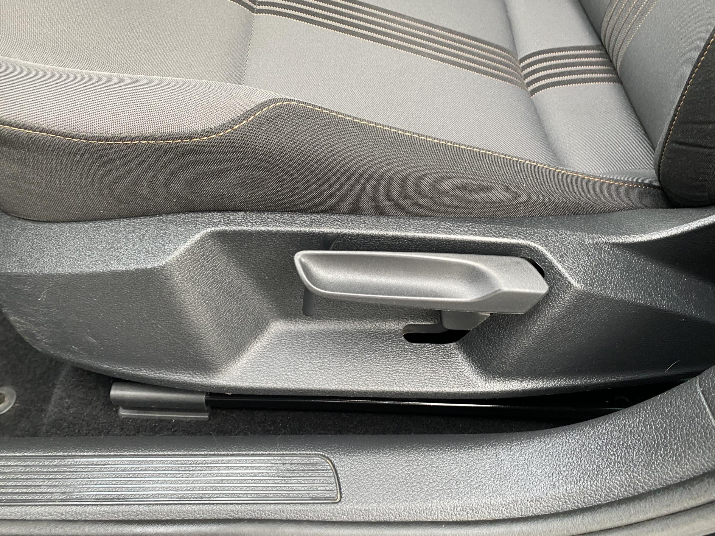 Volkswagen Golf, 2016 - pohled č. 15