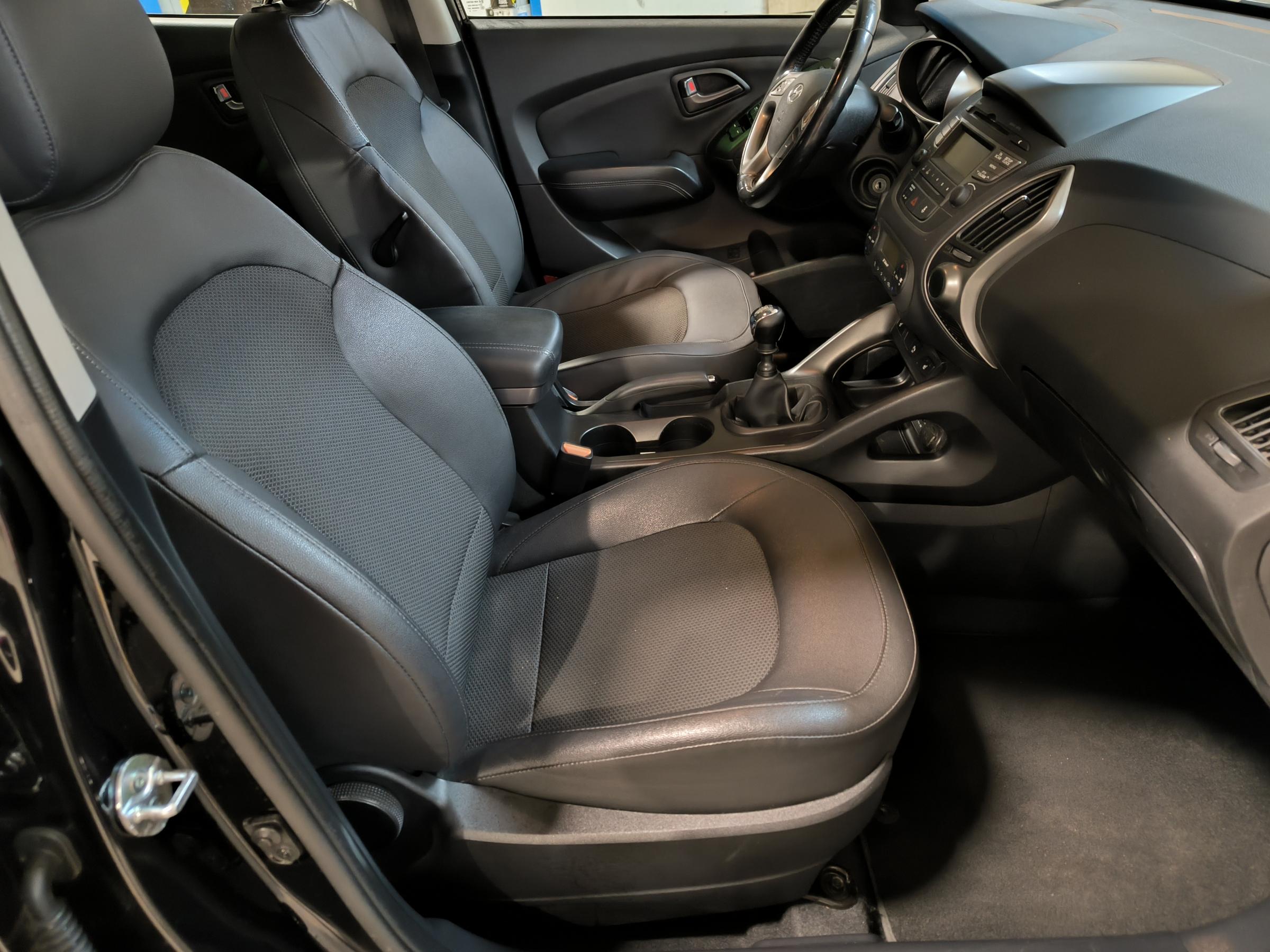 Hyundai ix35, 2014 - pohled č. 12