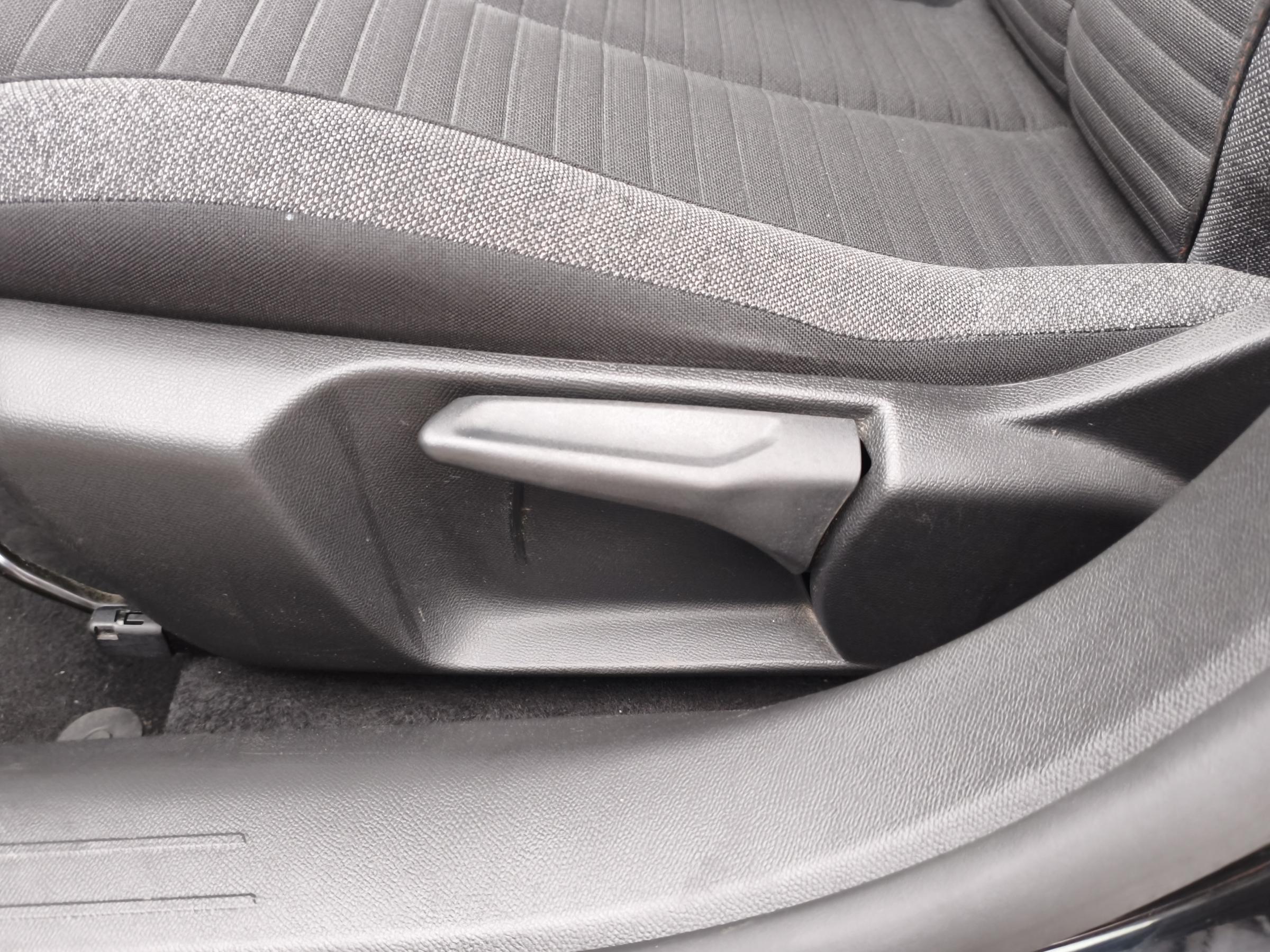 Peugeot 208, 2020 - pohled č. 15