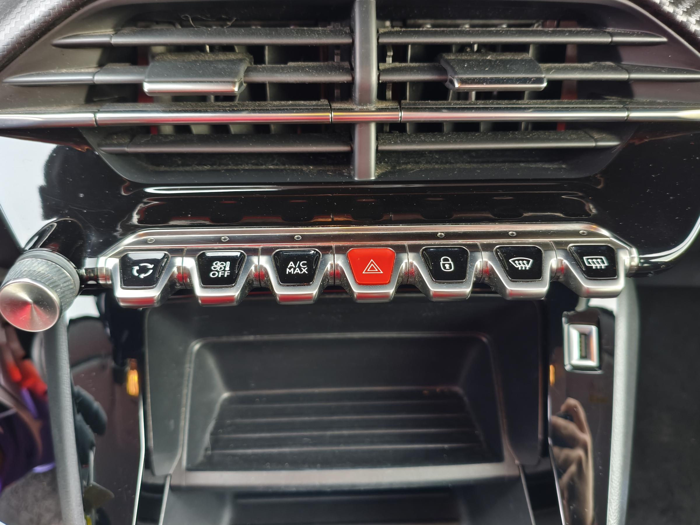 Peugeot 208, 2020 - pohled č. 17