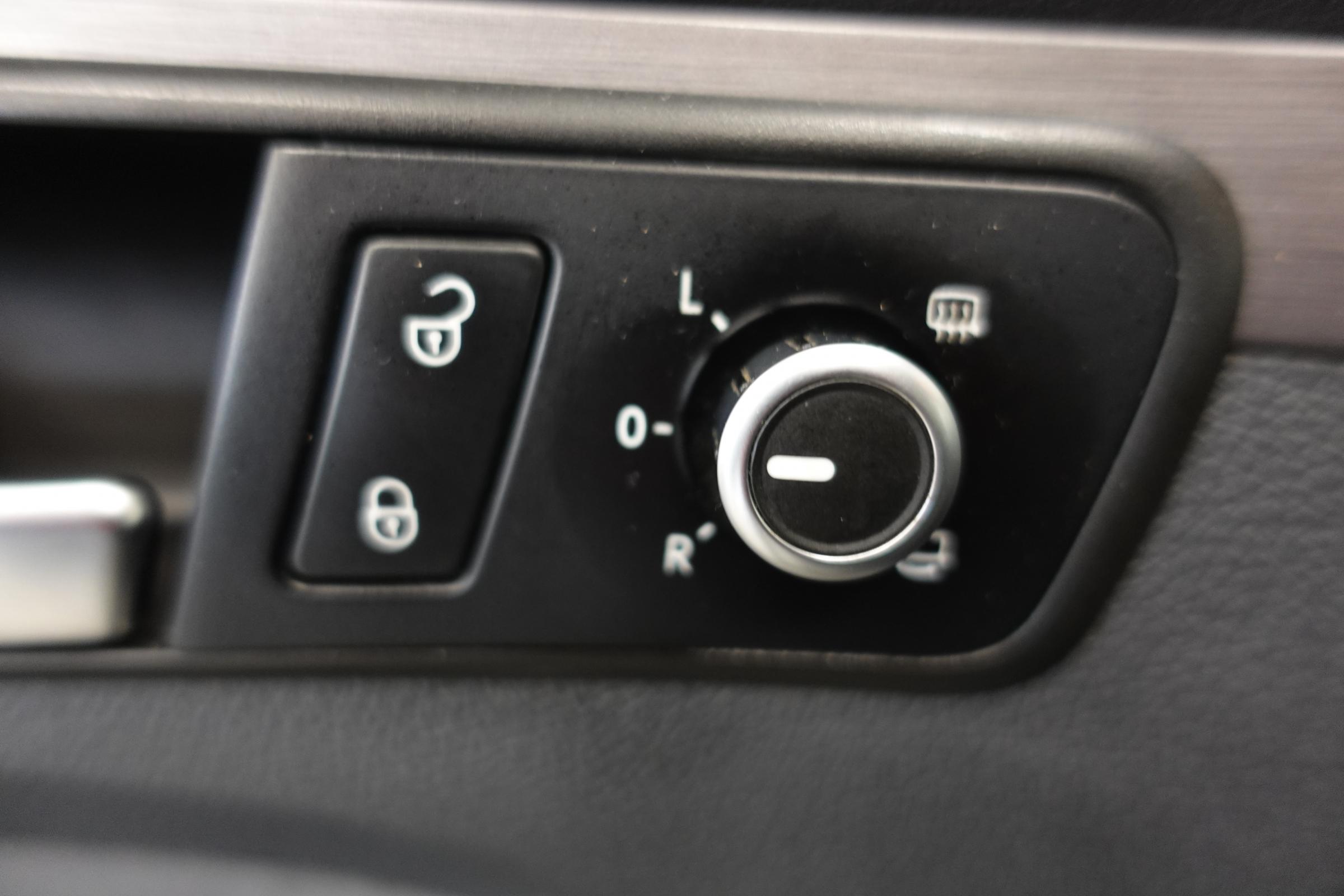 Volkswagen Touran, 2013 - pohled č. 15