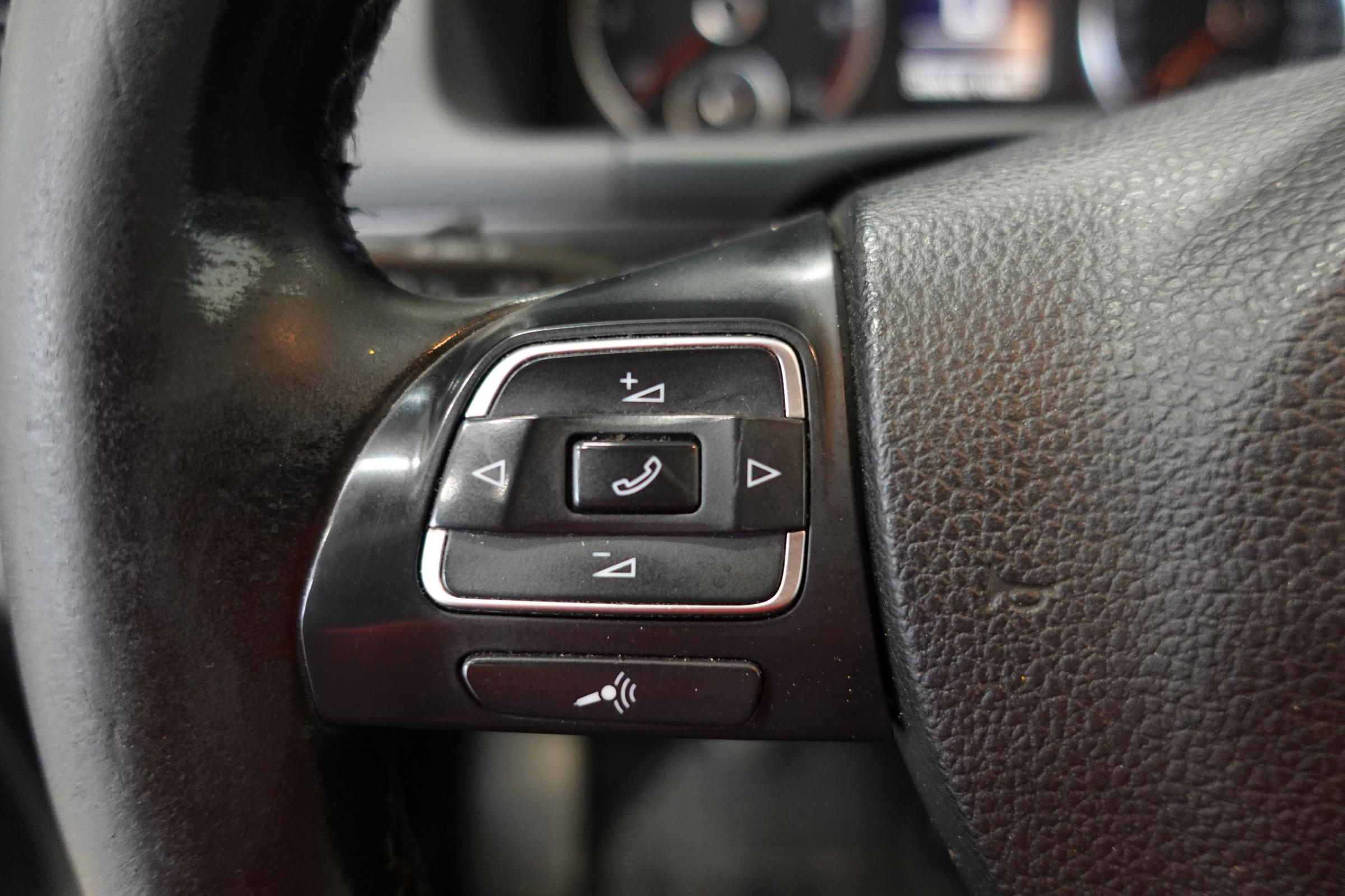 Volkswagen Touran, 2013 - pohled č. 16