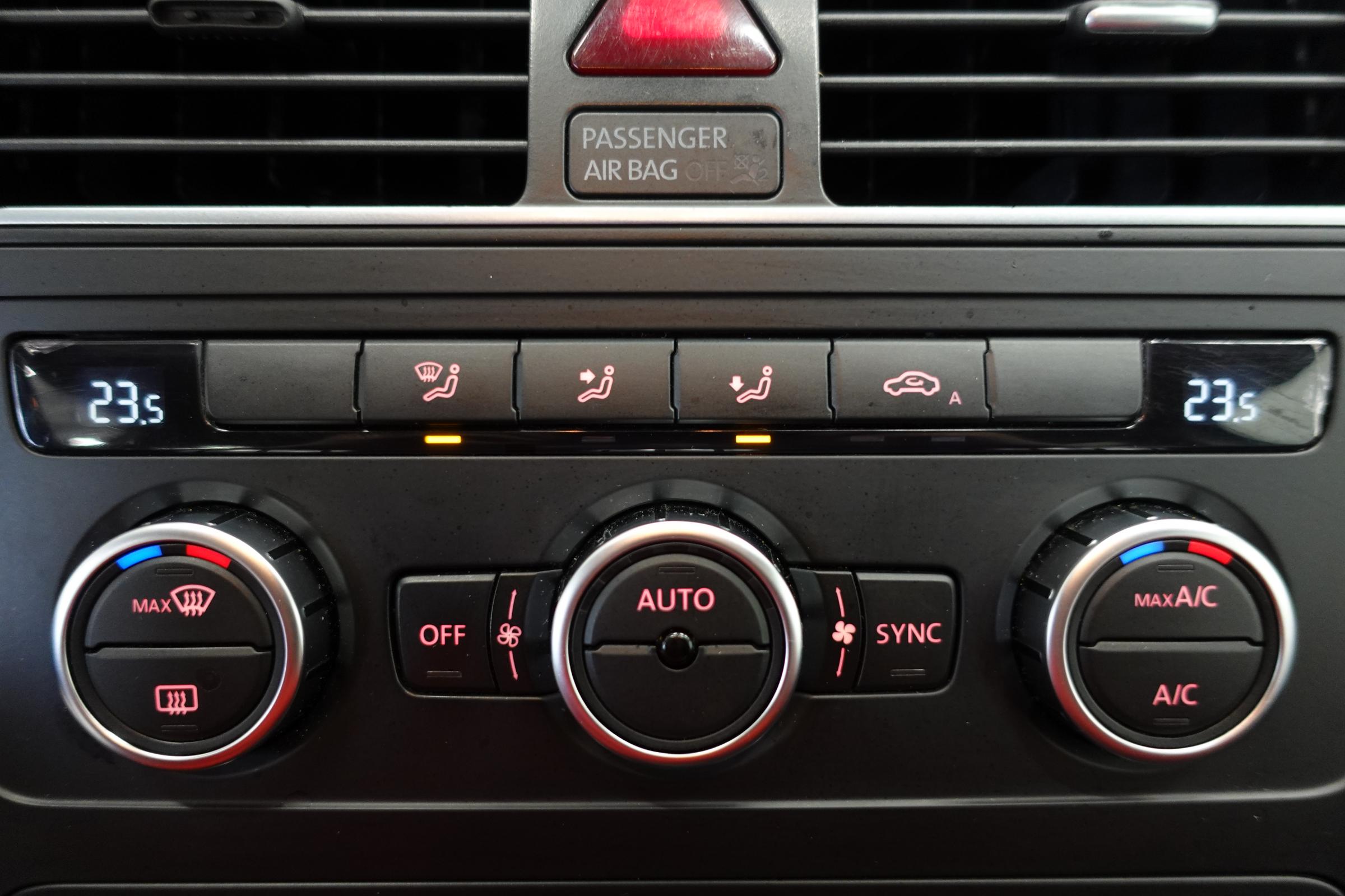 Volkswagen Touran, 2013 - pohled č. 18