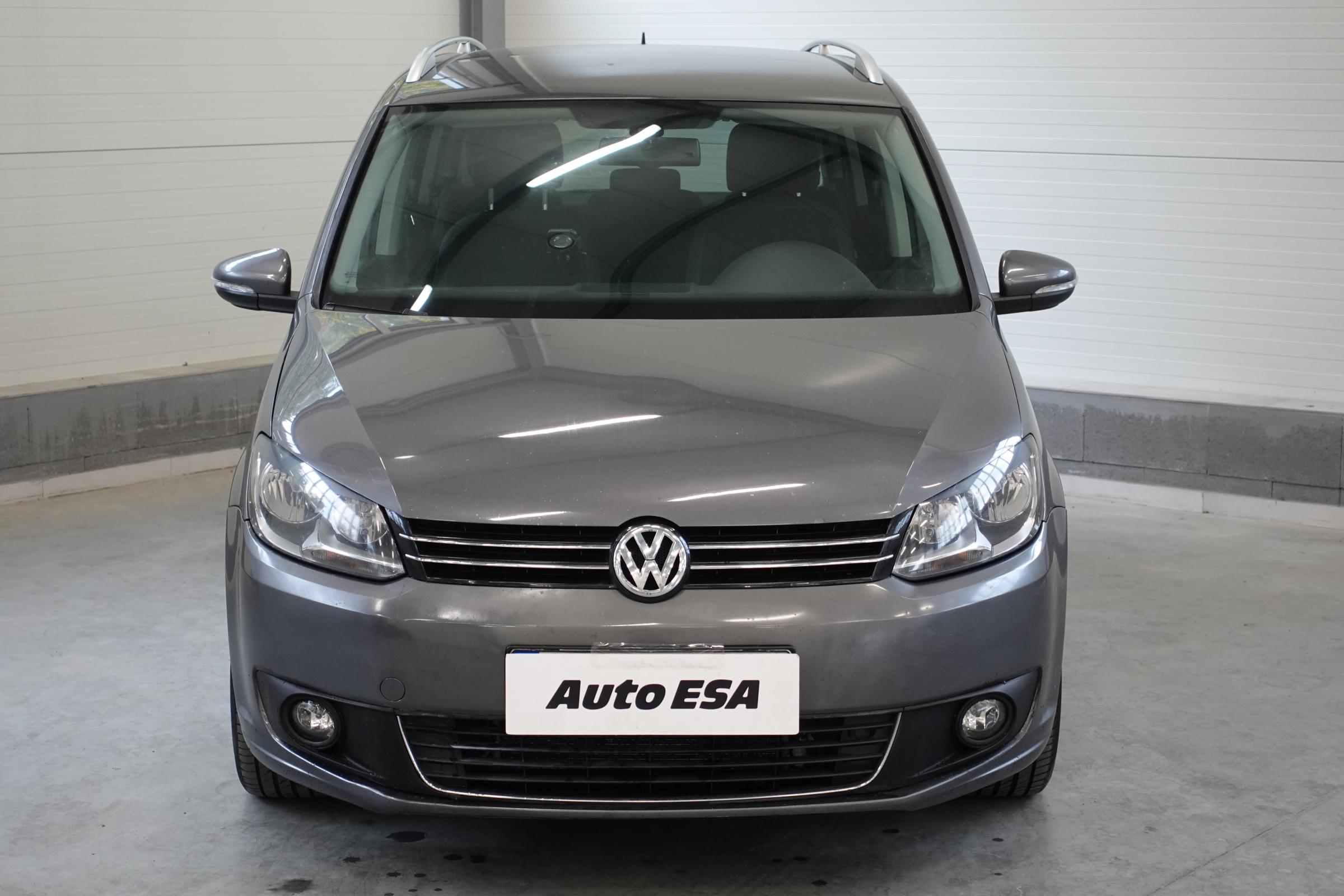 Volkswagen Touran, 2013 - pohled č. 2