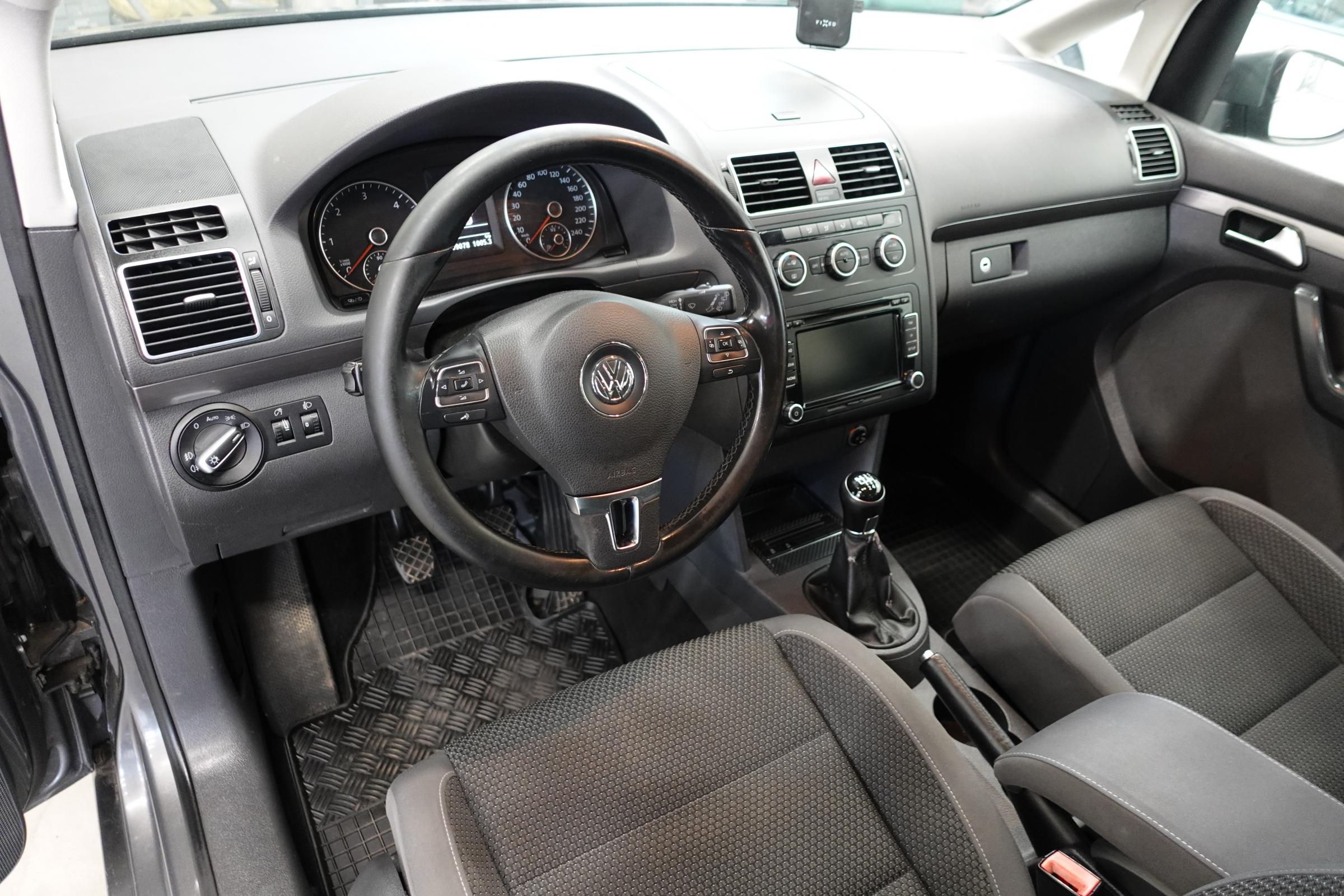 Volkswagen Touran, 2013 - pohled č. 20