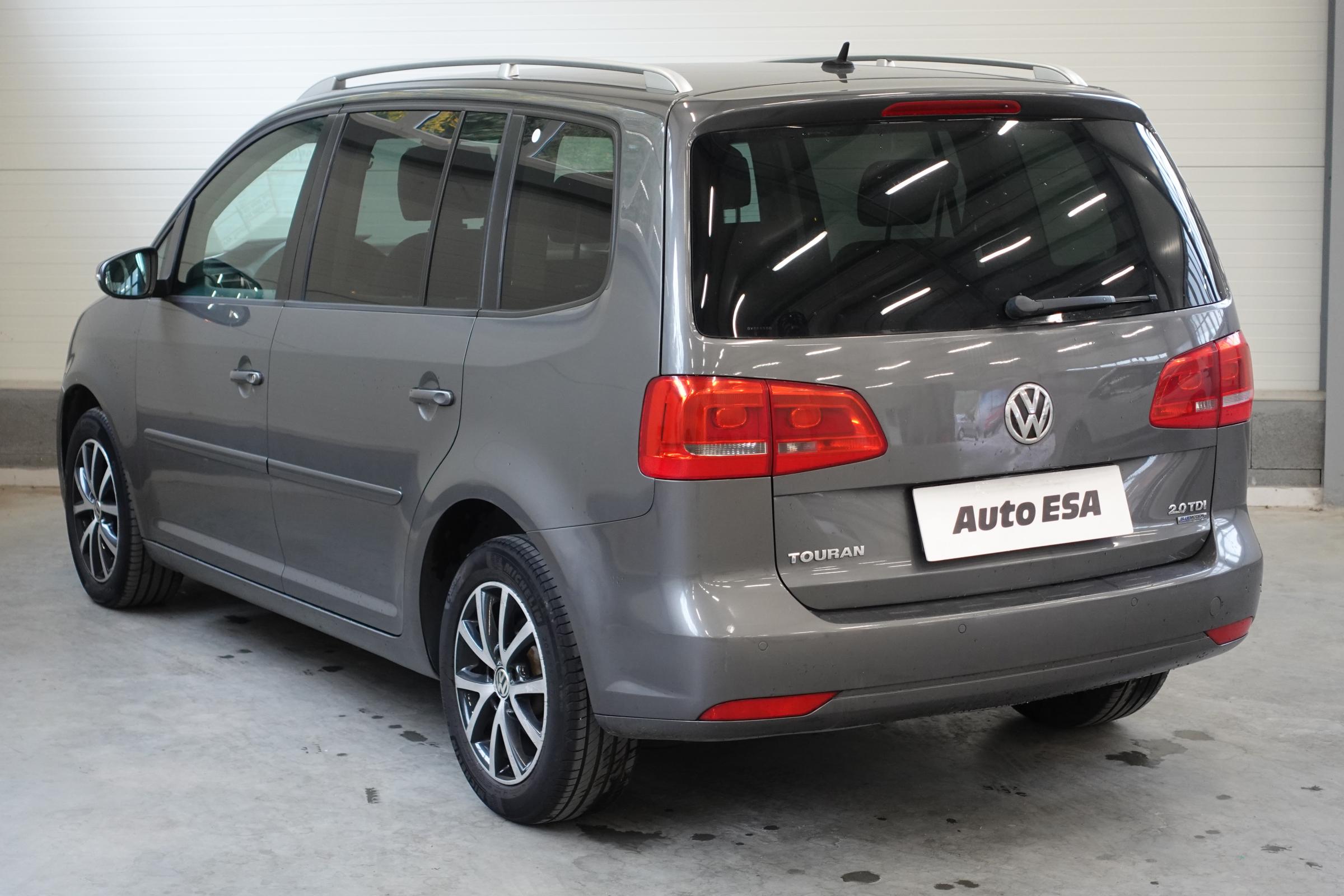 Volkswagen Touran, 2013 - pohled č. 4