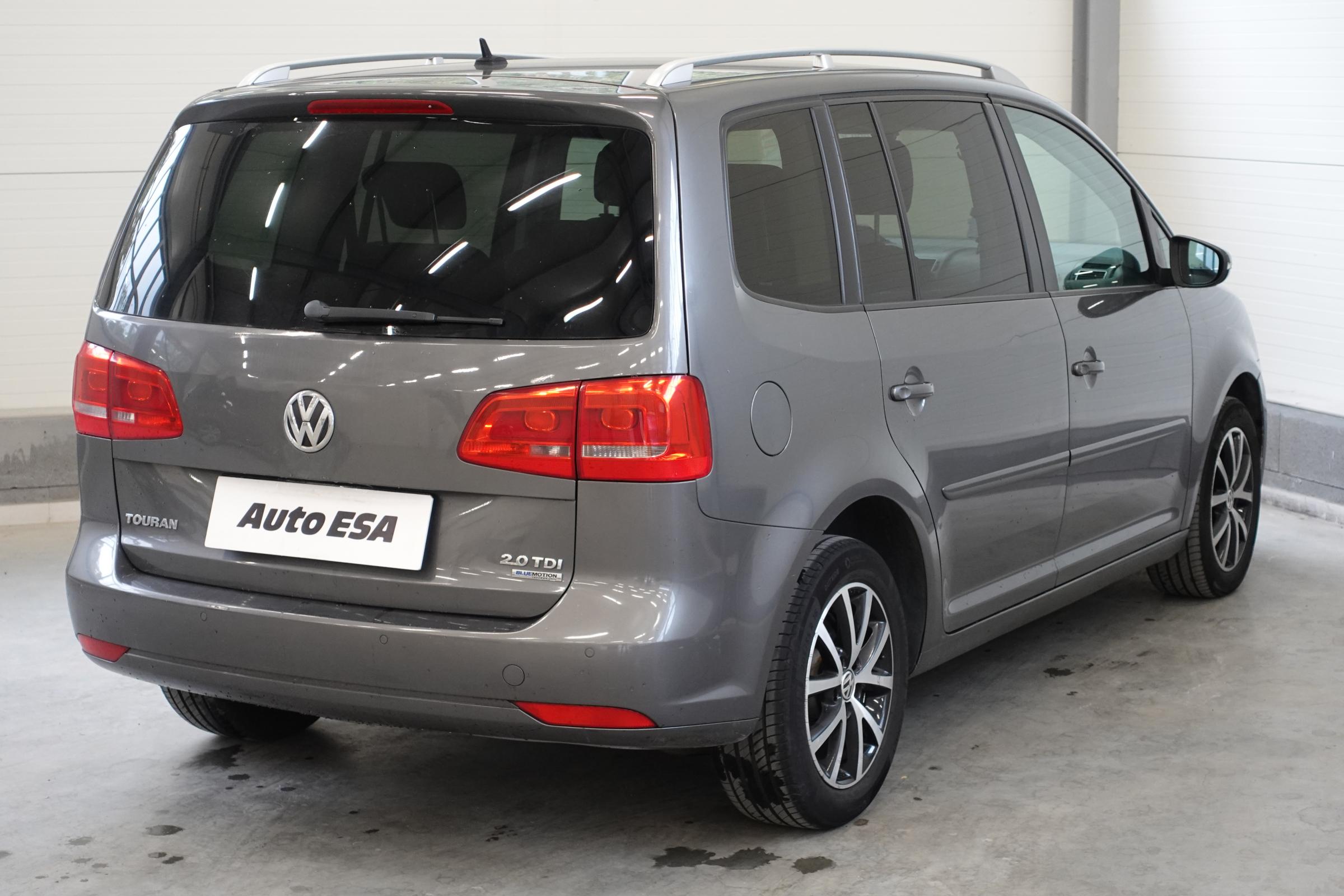 Volkswagen Touran, 2013 - pohled č. 6