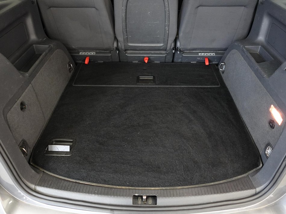 Volkswagen Touran 2.0 TDi 