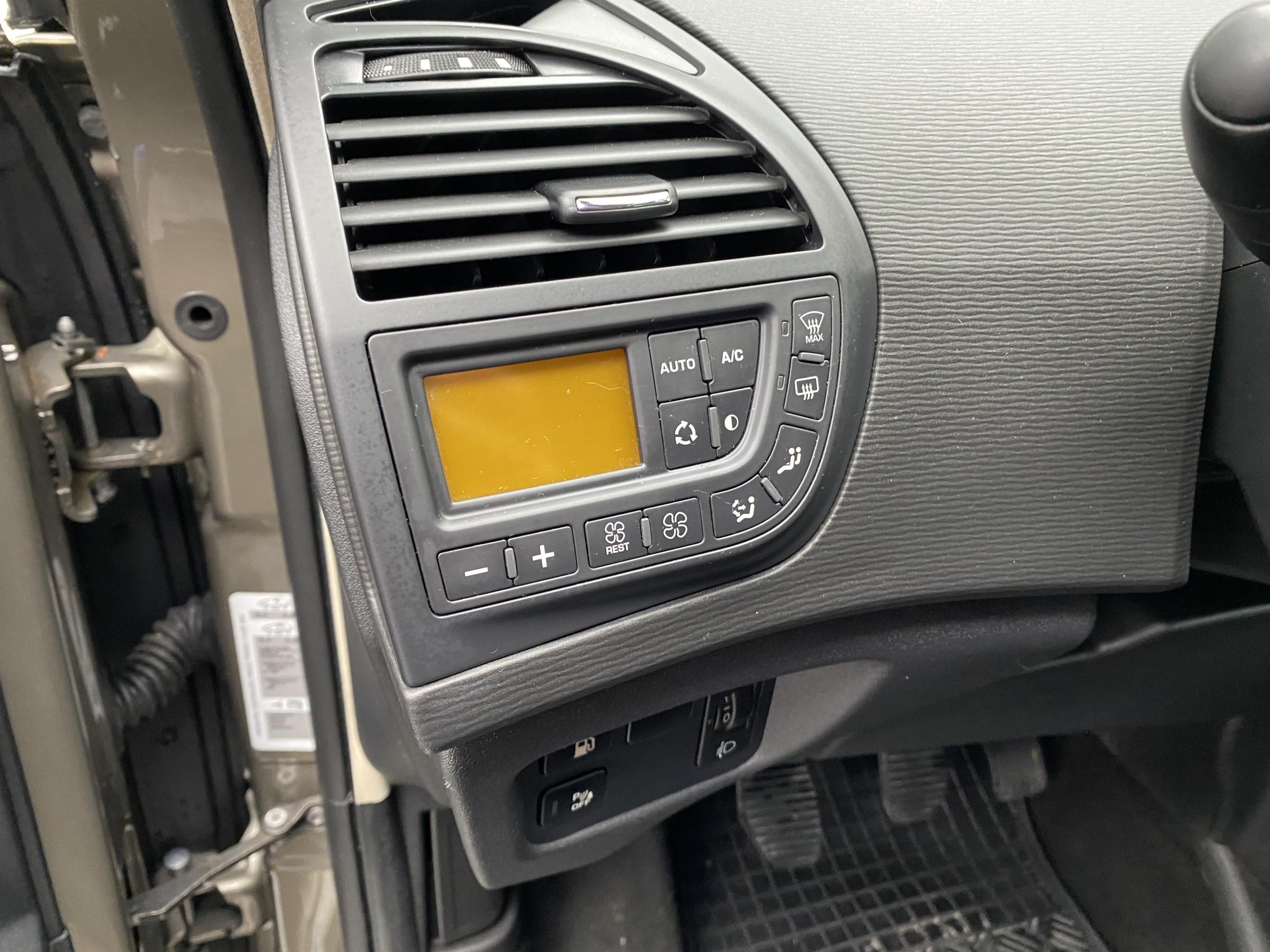 Citroën C4 Picasso, 2010 - pohled č. 14