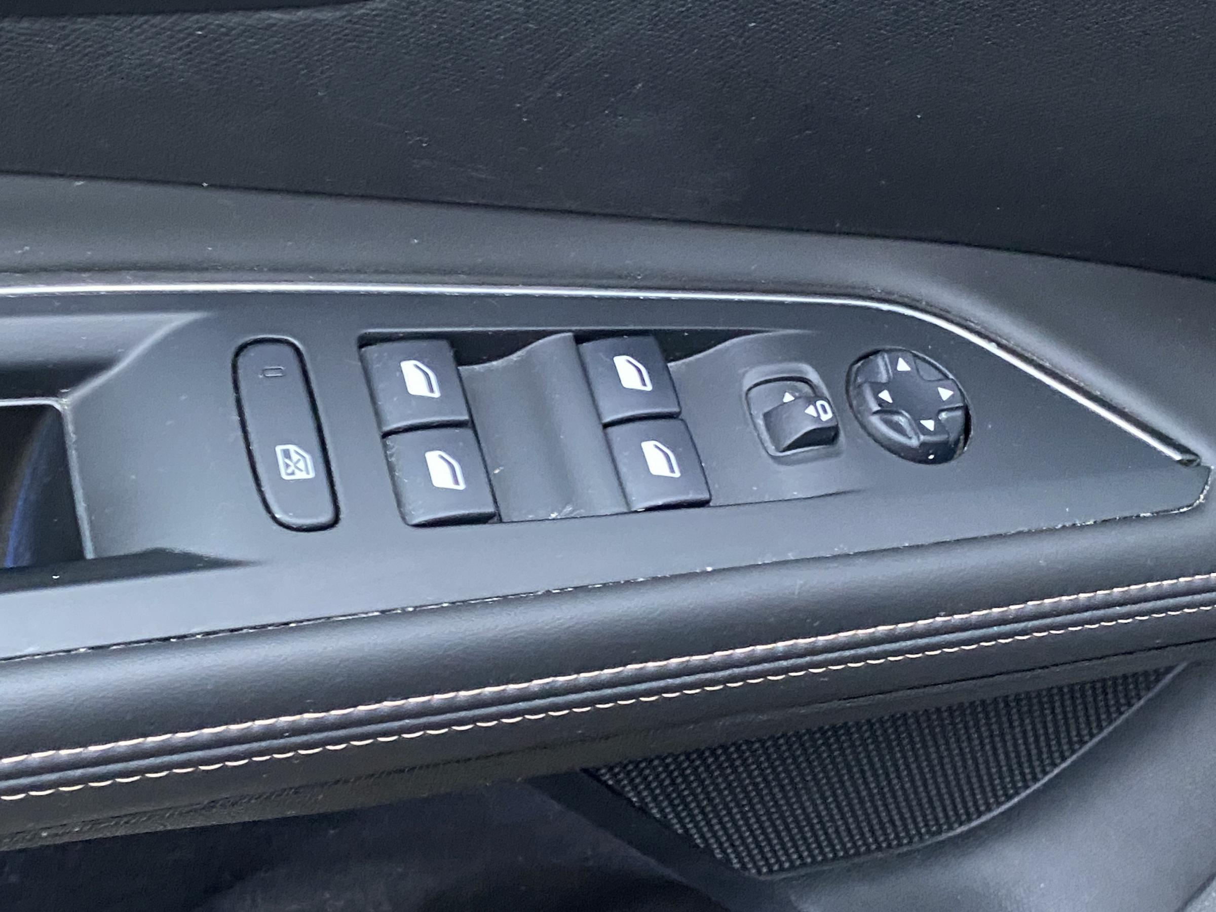 Peugeot 5008, 2018 - pohled č. 11