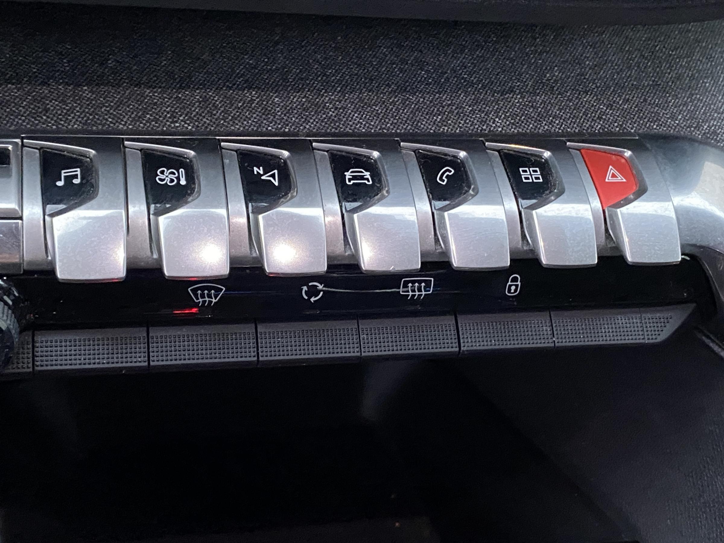 Peugeot 5008, 2018 - pohled č. 14