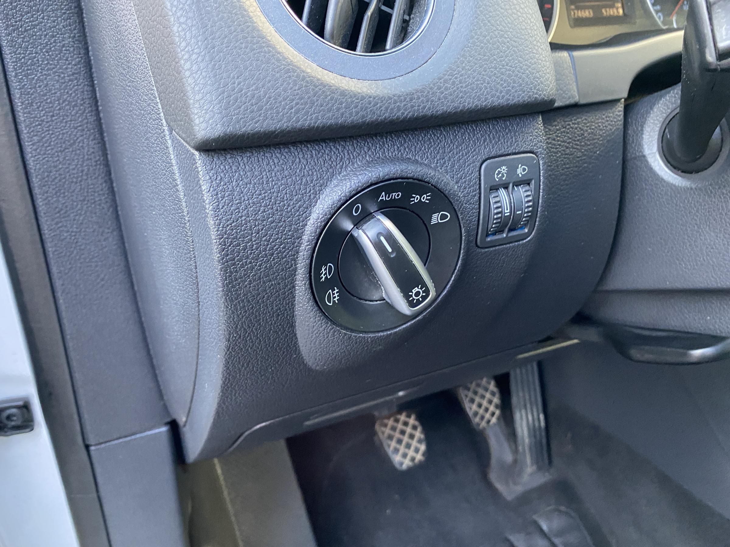 Volkswagen Tiguan, 2011 - pohled č. 15