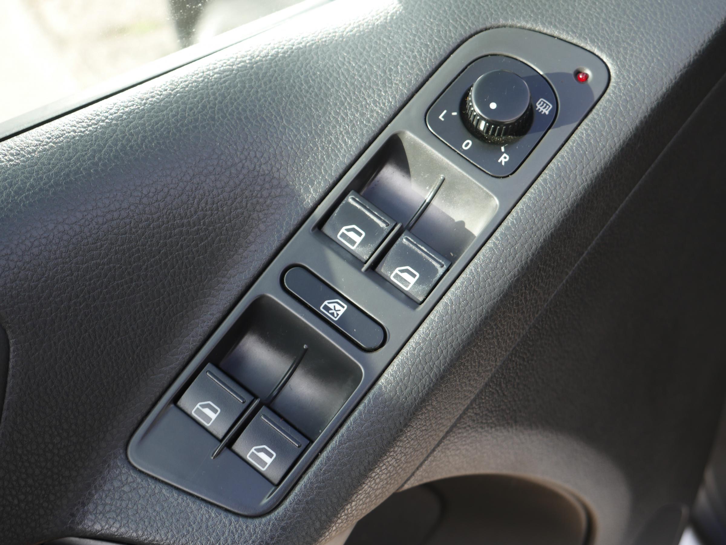 Volkswagen Tiguan, 2010 - pohled č. 15