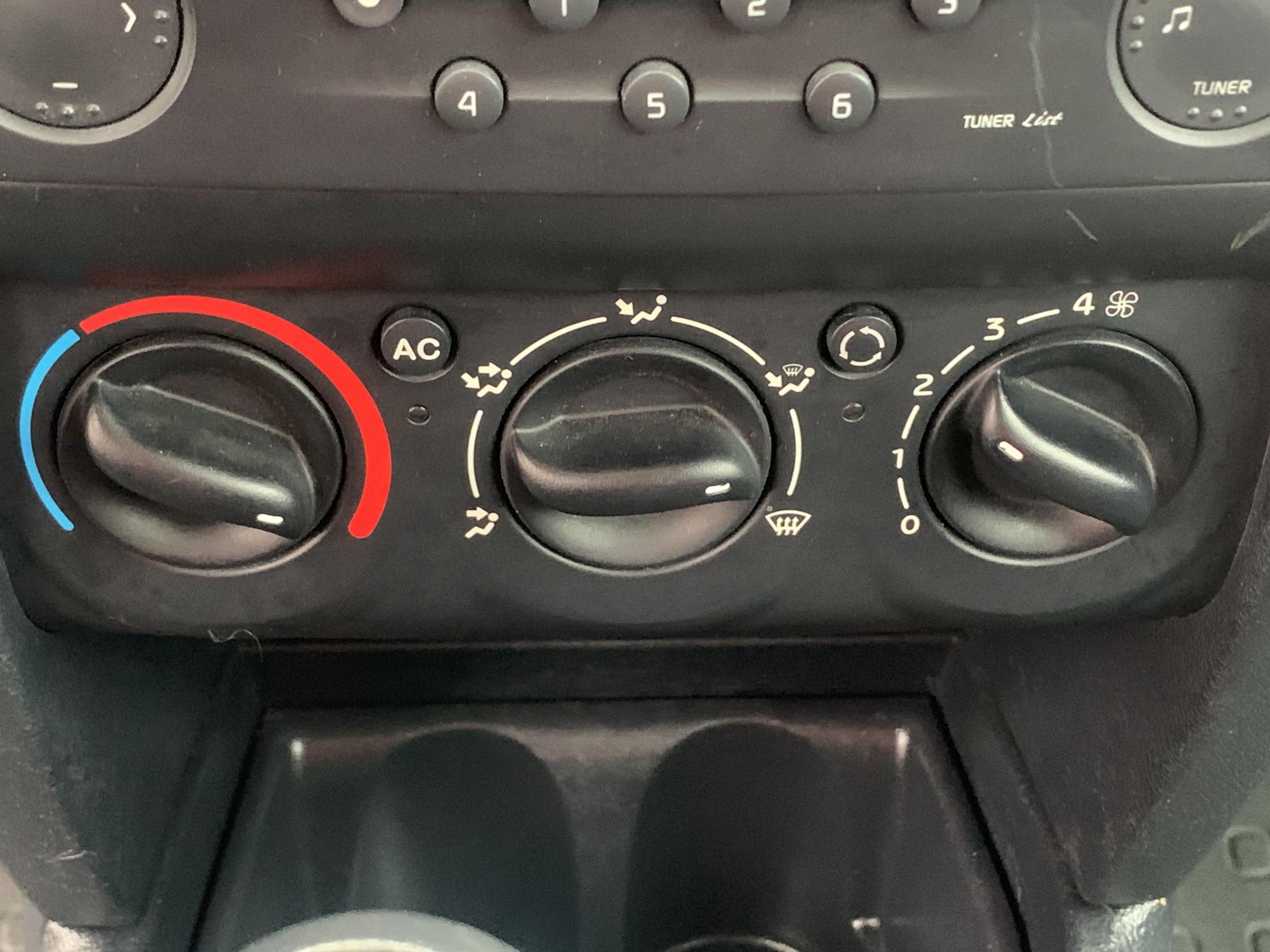 Renault Clio, 2004 - pohled č. 15