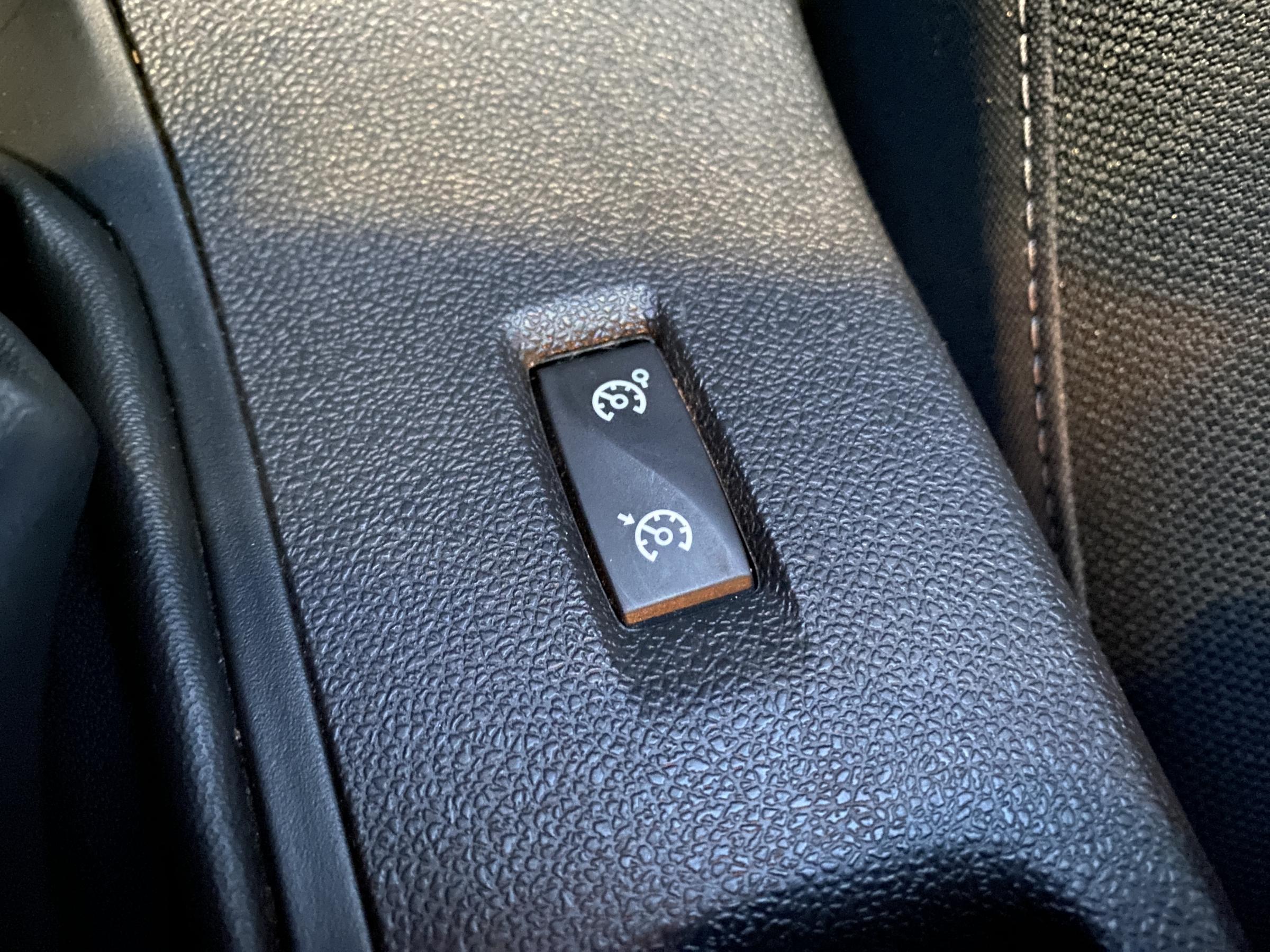 Renault Mégane, 2011 - pohled č. 13