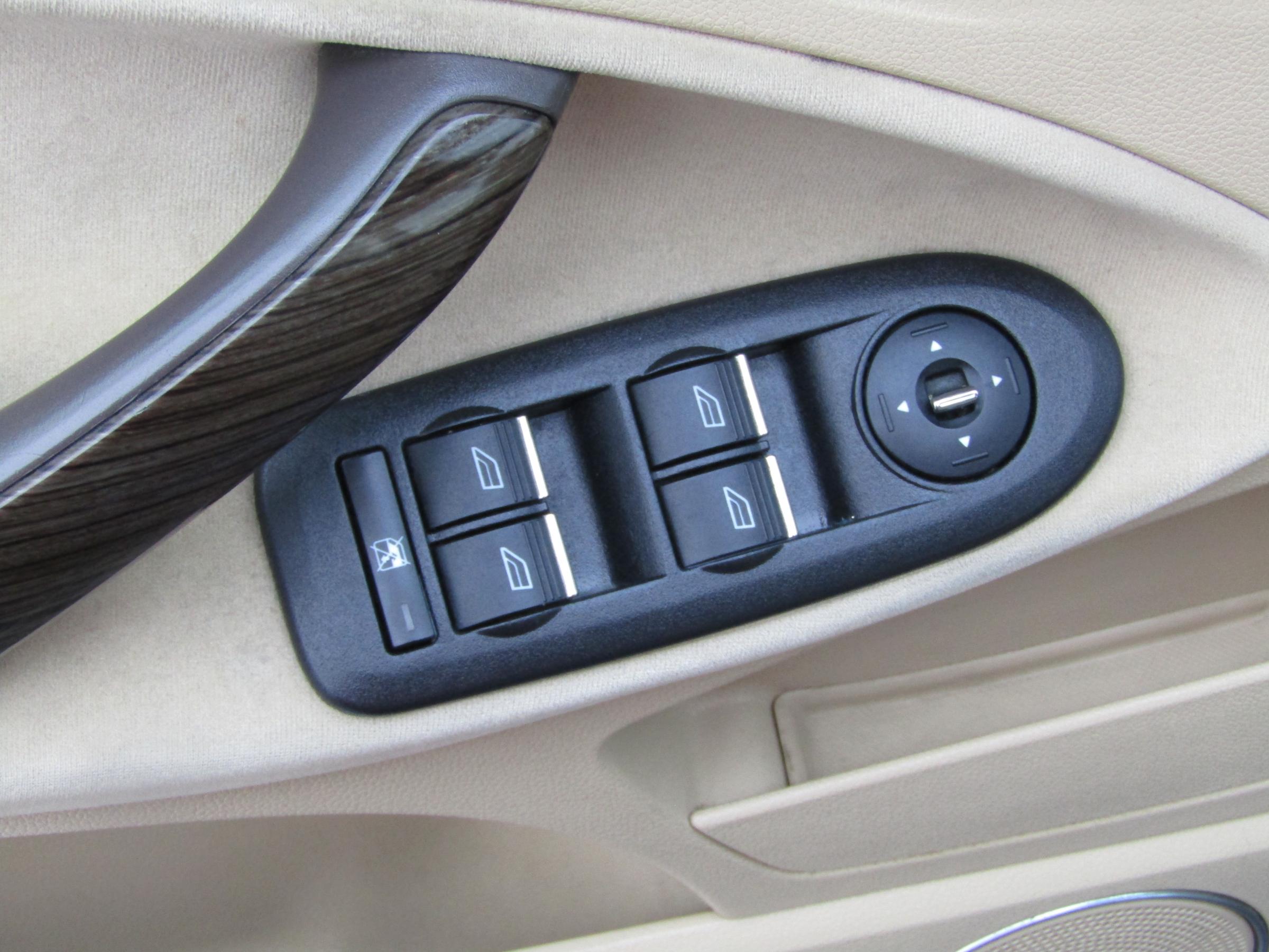 Ford C-MAX, 2008 - pohled č. 11