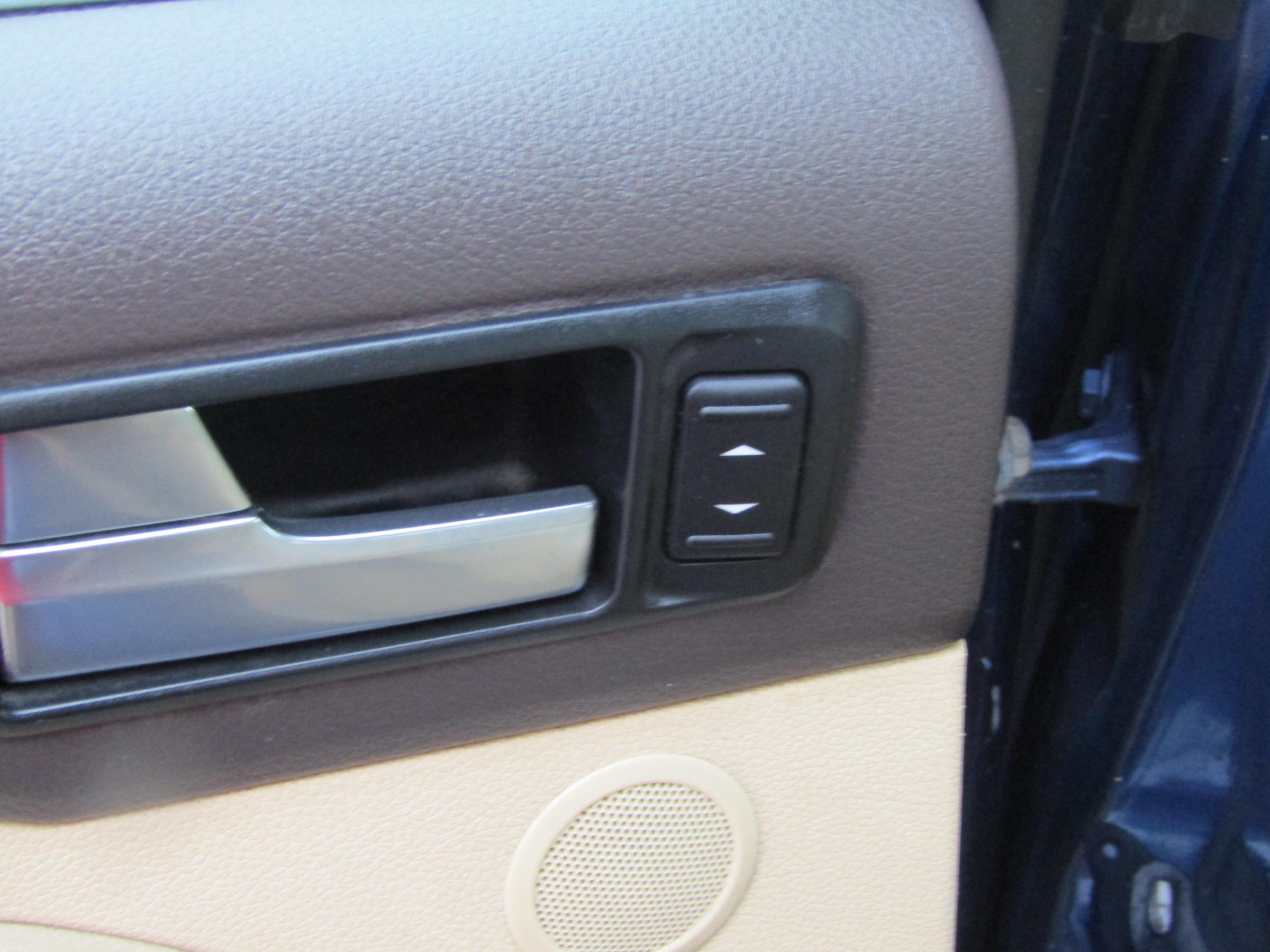 Ford C-MAX, 2008 - pohled č. 12