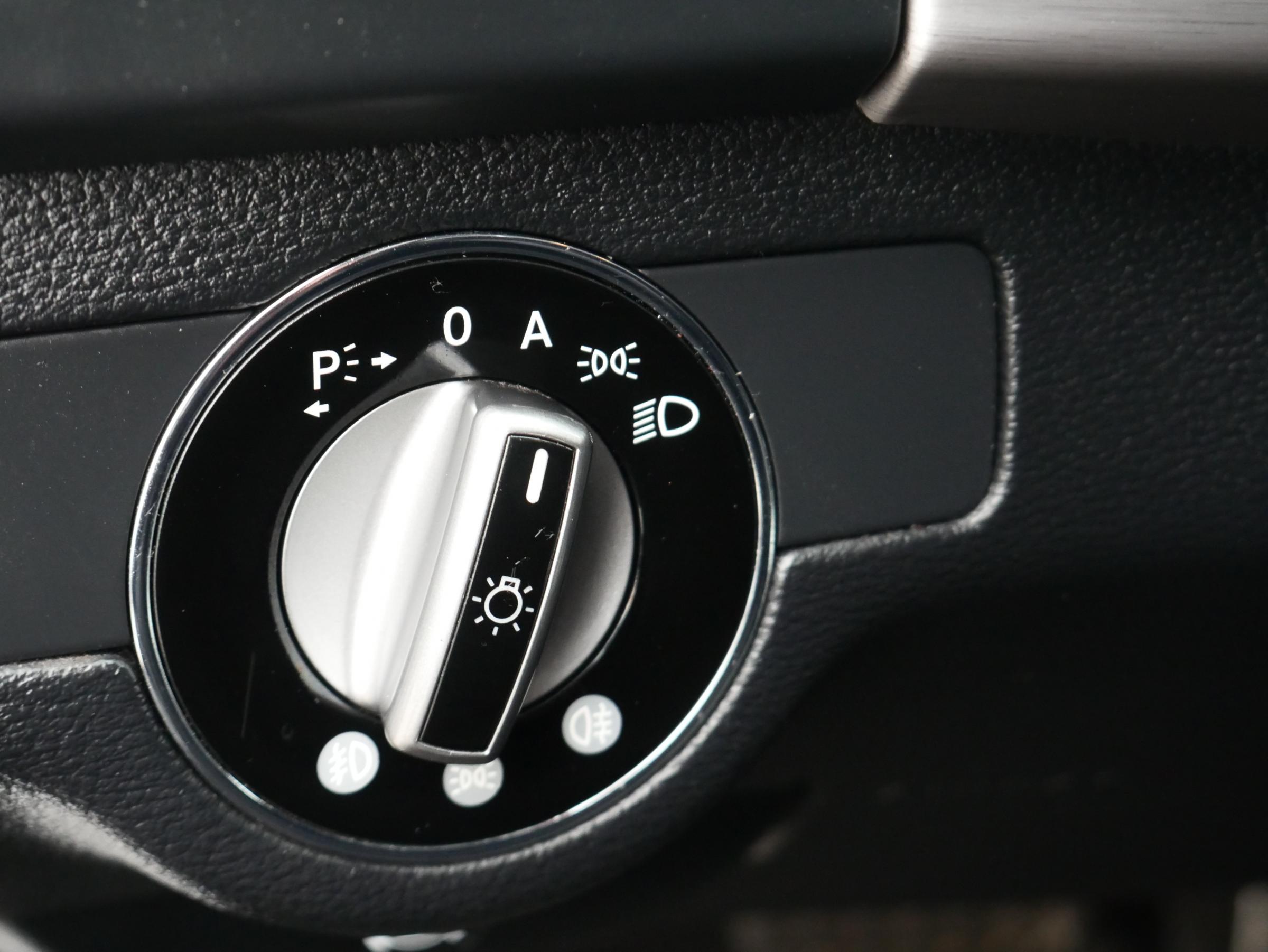 Mercedes-Benz GLK, 2008 - pohled č. 16